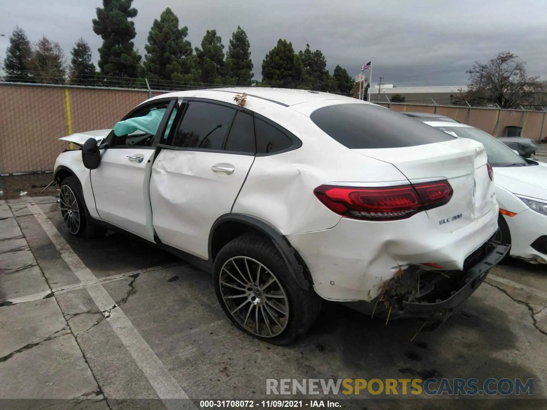 3 Photograph of a damaged car W1N0J8EB7MF874380 MERCEDES-BENZ GLC 2021