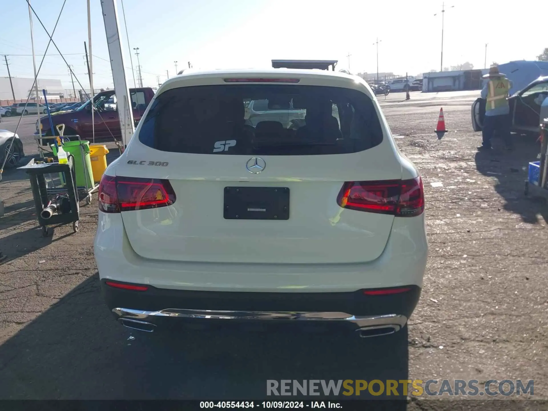 17 Photograph of a damaged car W1N0G8DB8NV378639 MERCEDES-BENZ GLC 2022