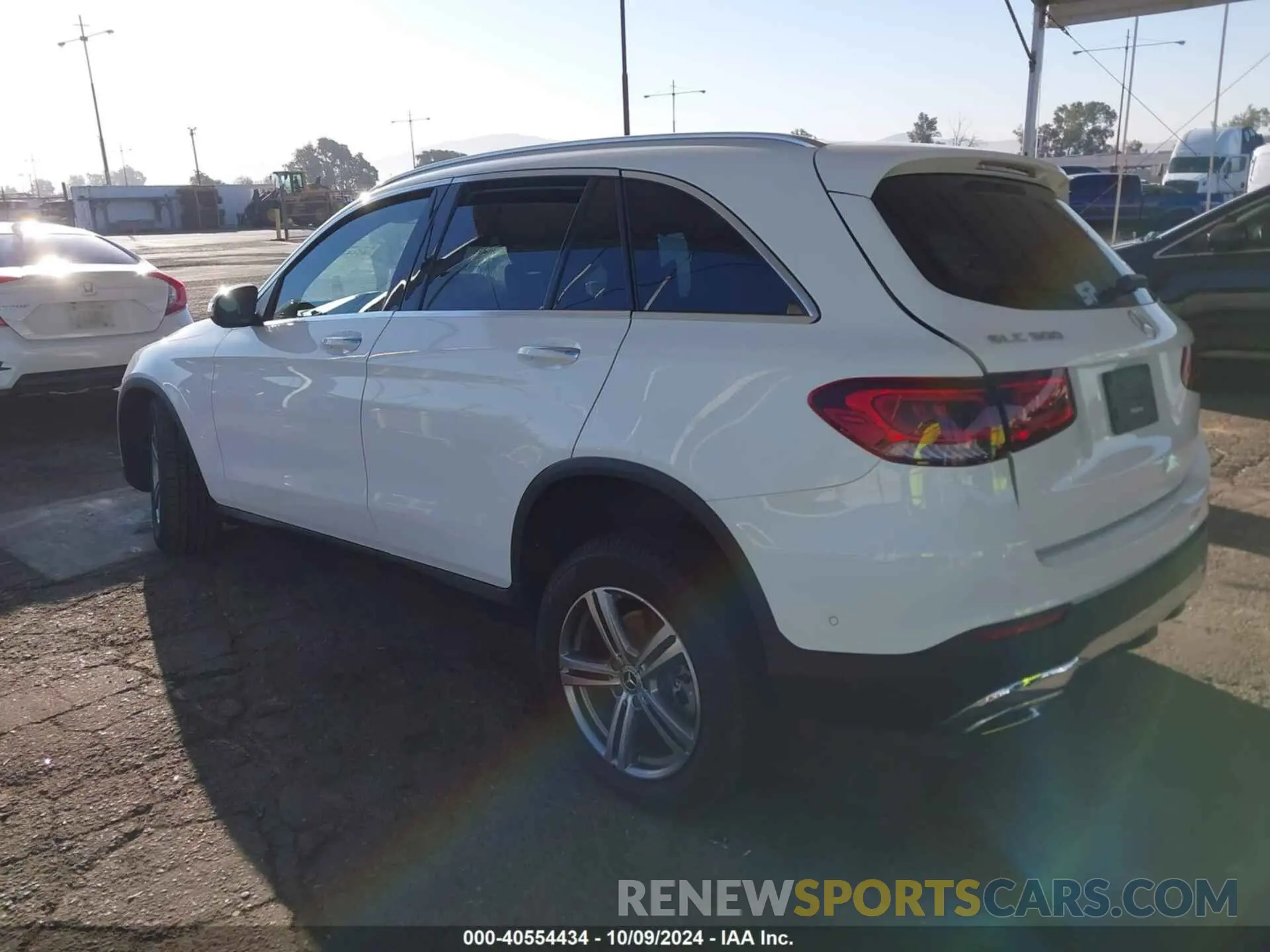3 Photograph of a damaged car W1N0G8DB8NV378639 MERCEDES-BENZ GLC 2022