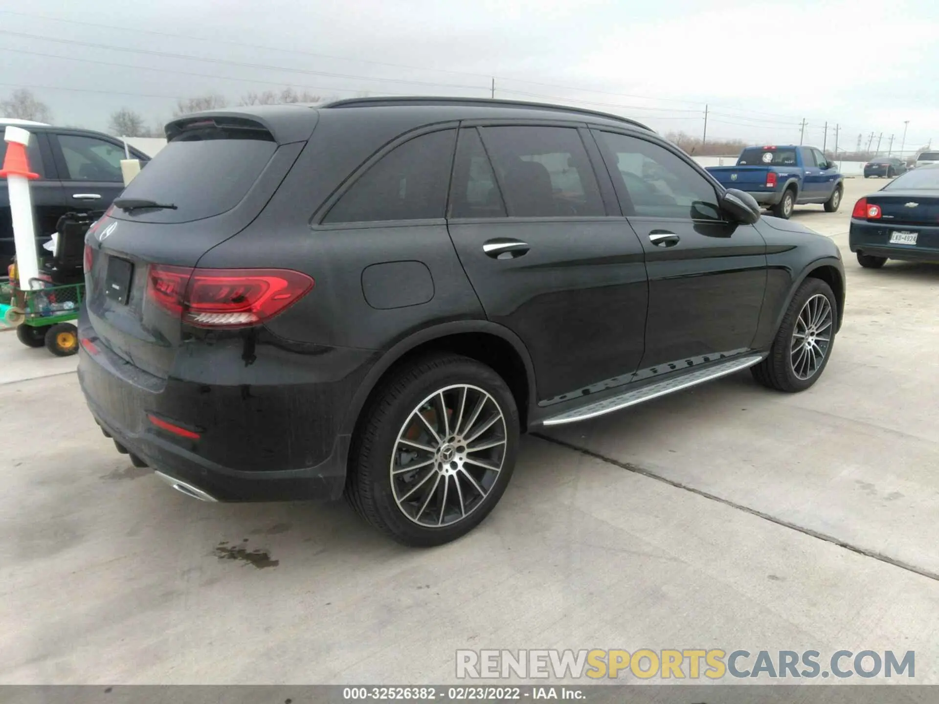 4 Photograph of a damaged car W1N0G8DBXNV338157 MERCEDES-BENZ GLC 2022