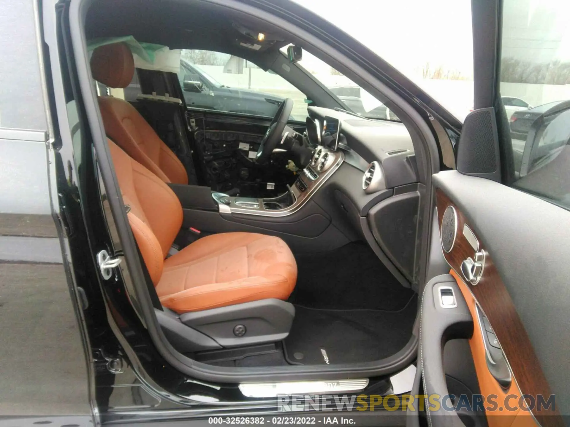 5 Photograph of a damaged car W1N0G8DBXNV338157 MERCEDES-BENZ GLC 2022
