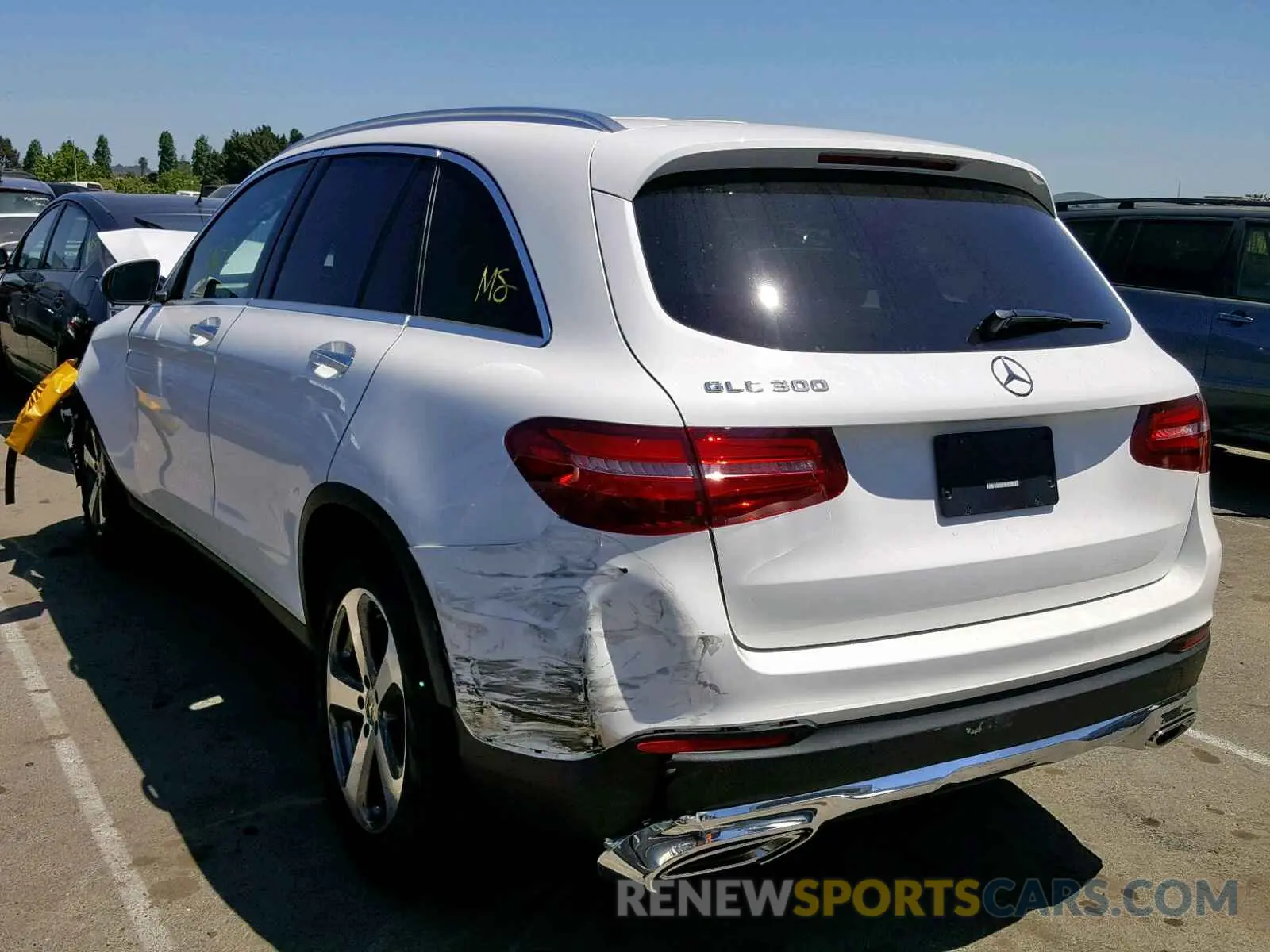3 Photograph of a damaged car WDC0G4JB0KV118245 MERCEDES-BENZ GLC 300 2019