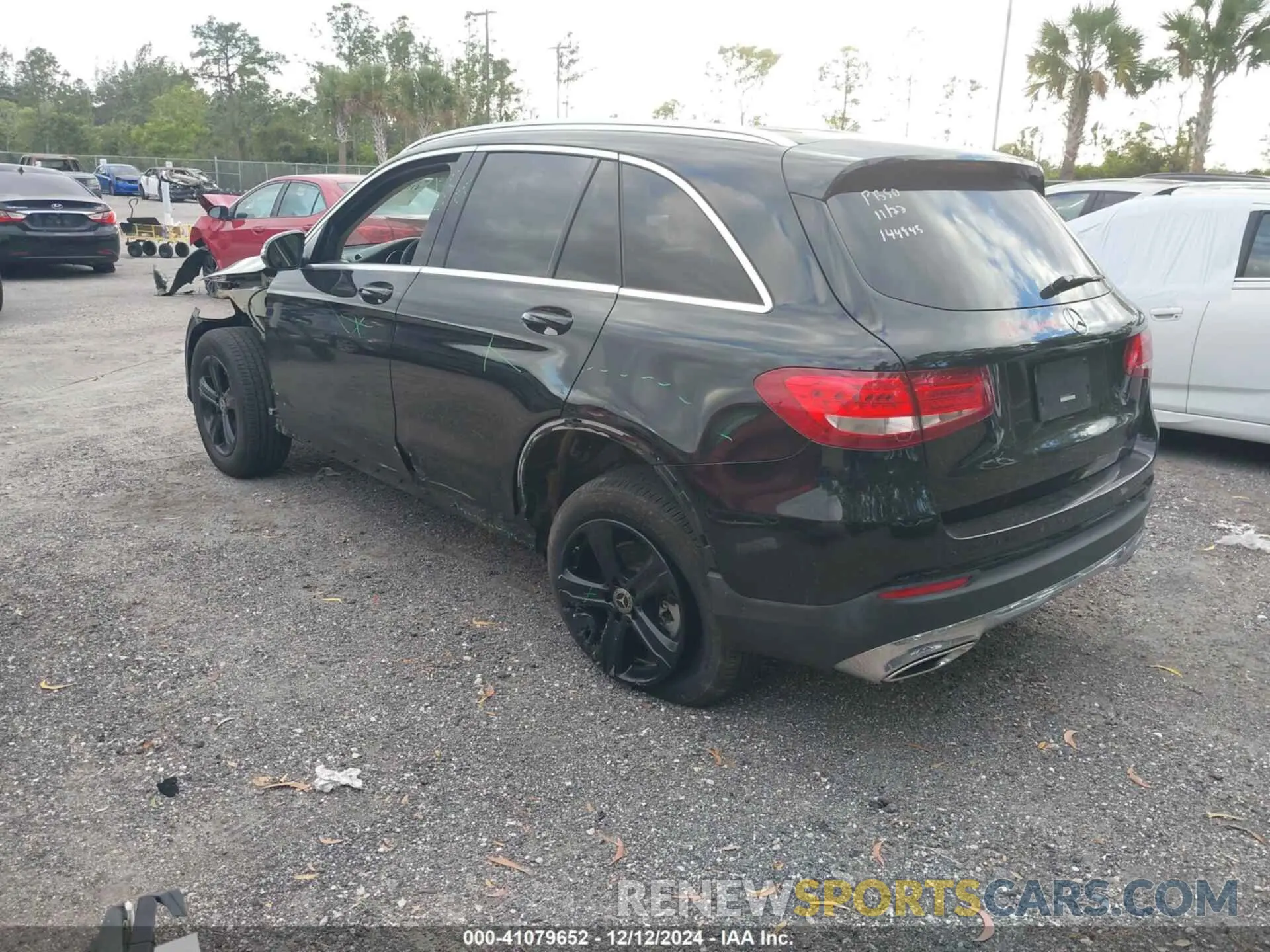 3 Photograph of a damaged car WDC0G4JB0KV144845 MERCEDES-BENZ GLC 300 2019