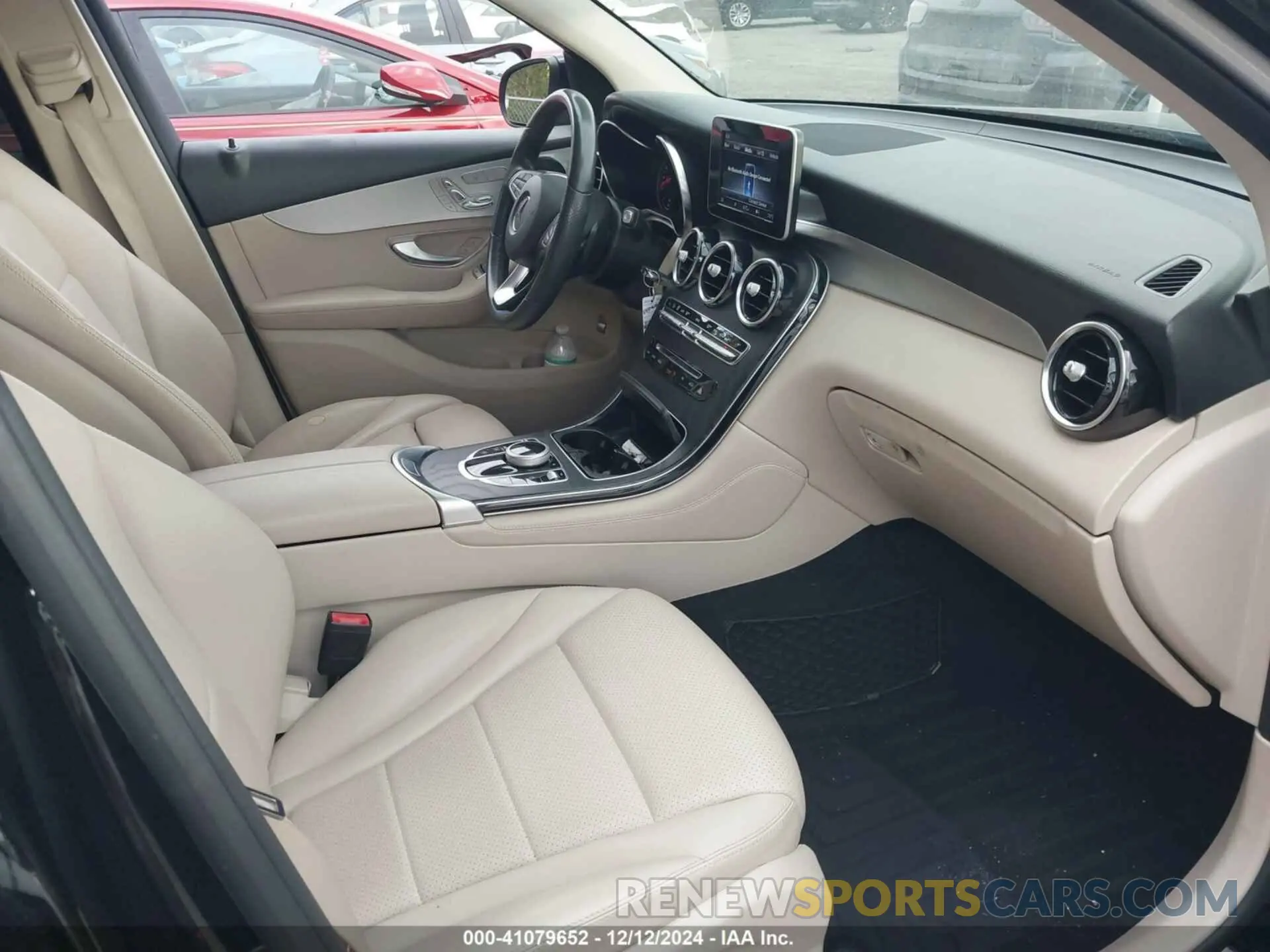 5 Photograph of a damaged car WDC0G4JB0KV144845 MERCEDES-BENZ GLC 300 2019