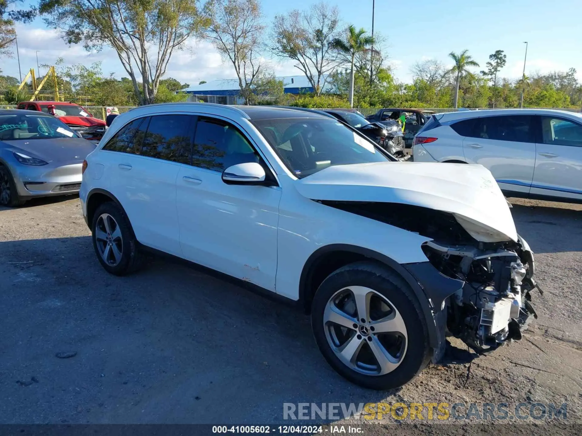 1 Фотография поврежденного автомобиля WDC0G4JB0KV188649 MERCEDES-BENZ GLC 300 2019