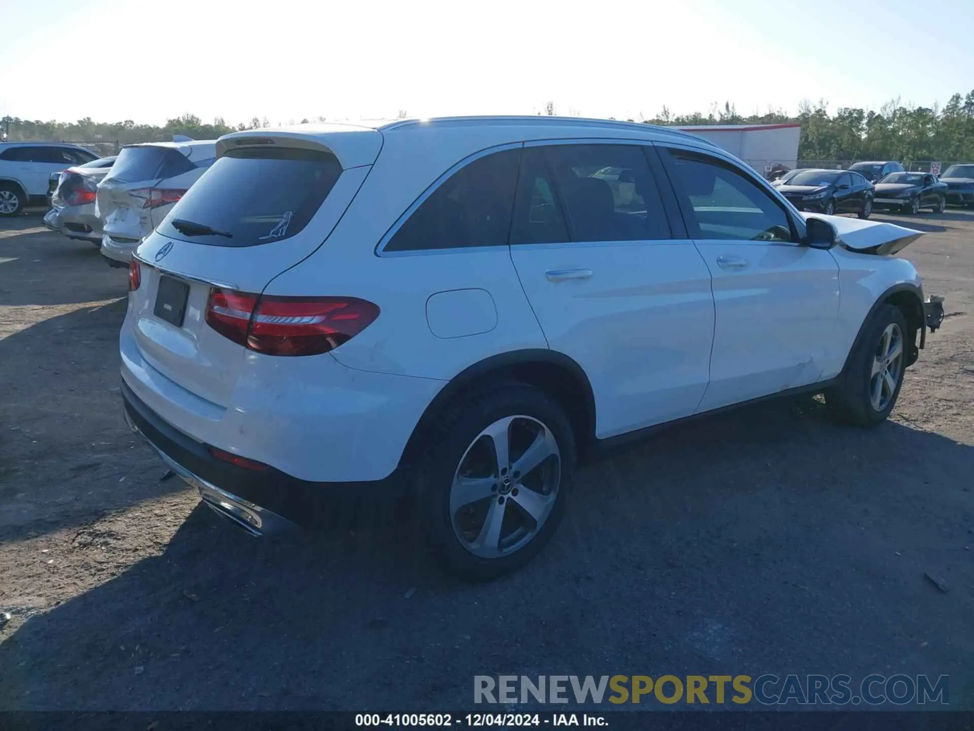 4 Фотография поврежденного автомобиля WDC0G4JB0KV188649 MERCEDES-BENZ GLC 300 2019
