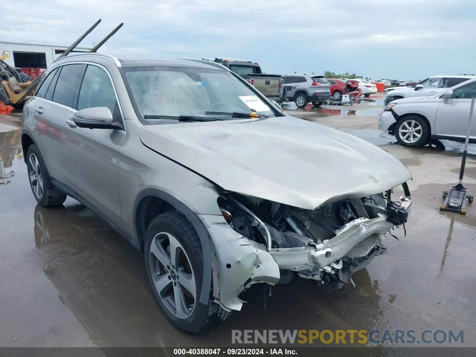 1 Photograph of a damaged car WDC0G4JB1KF553057 MERCEDES-BENZ GLC 300 2019