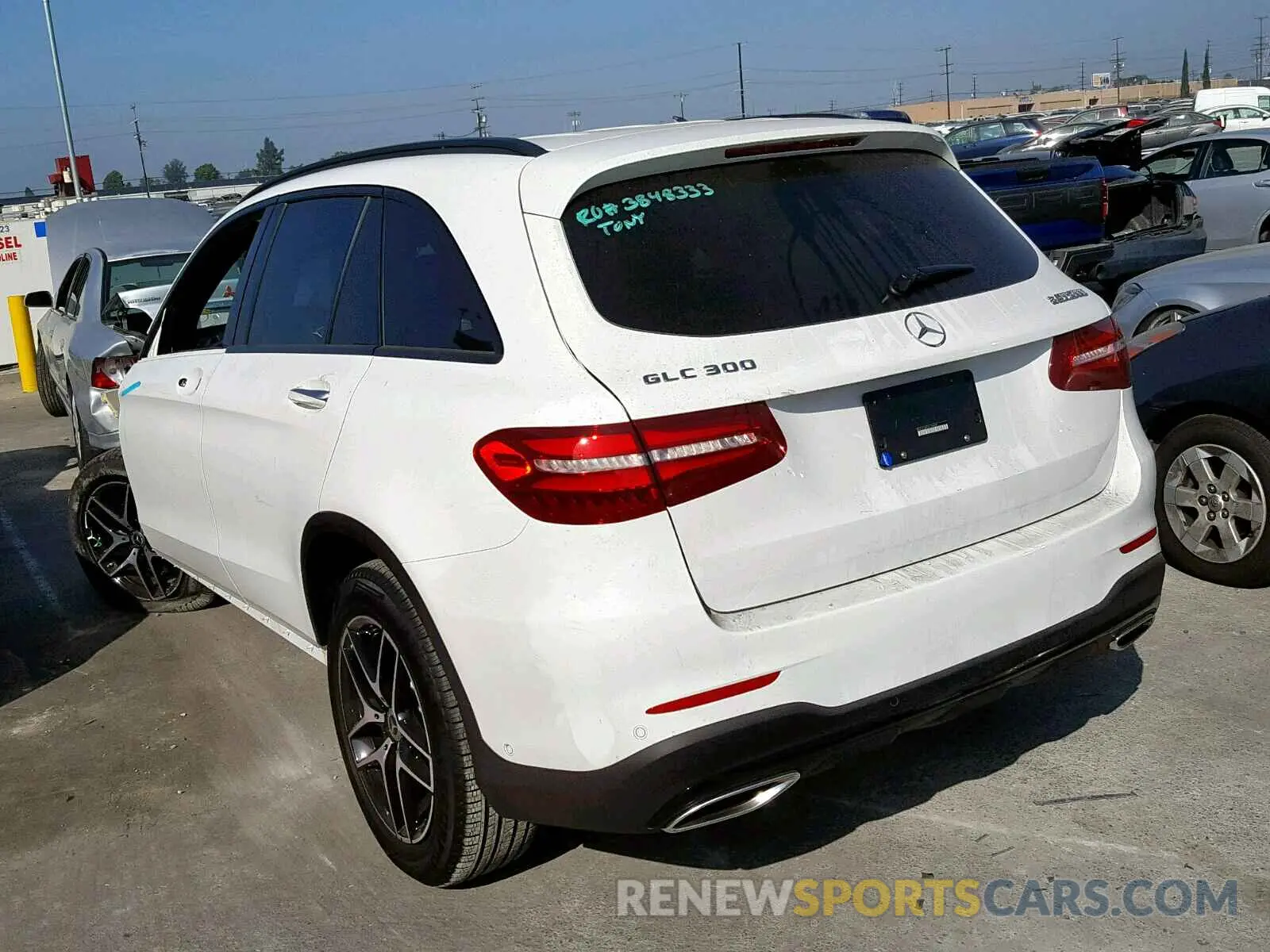 3 Photograph of a damaged car WDC0G4JB1KV184609 MERCEDES-BENZ GLC 300 2019