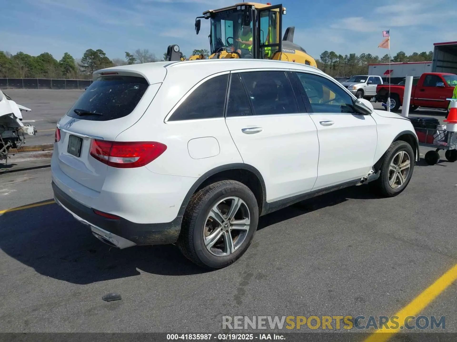 4 Фотография поврежденного автомобиля WDC0G4JB3KV150851 MERCEDES-BENZ GLC 300 2019