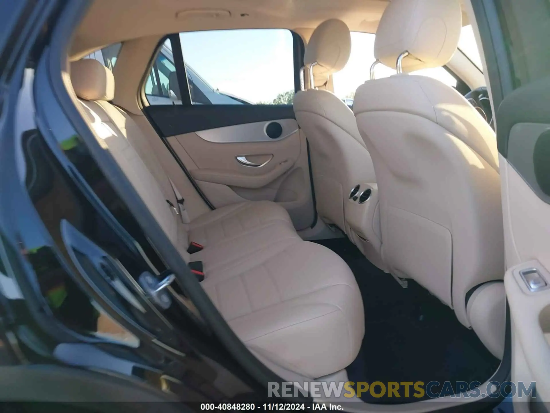 8 Photograph of a damaged car WDC0G4JB5KV141620 MERCEDES-BENZ GLC 300 2019