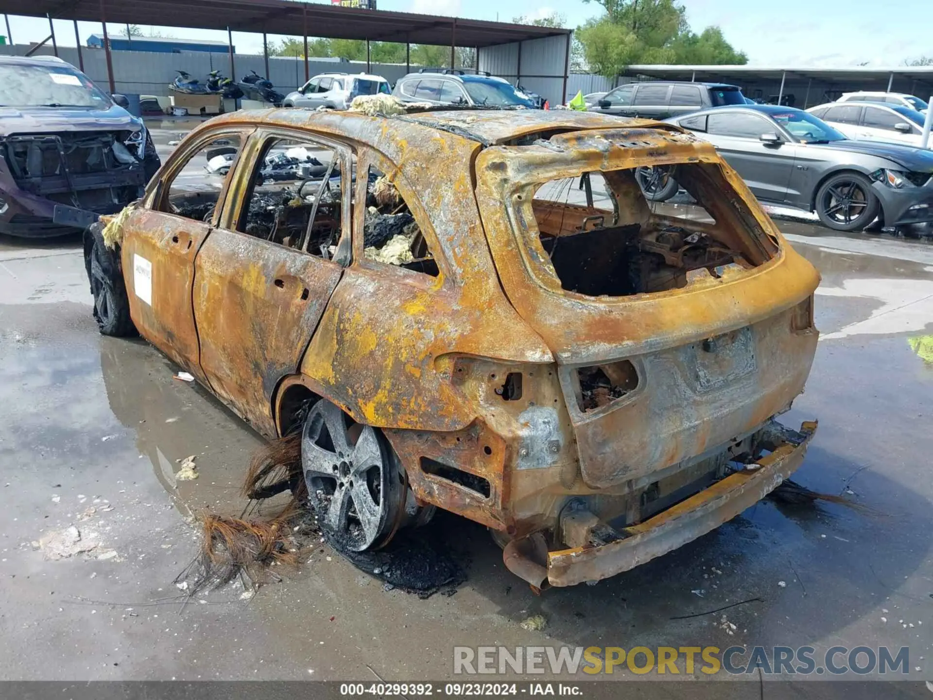3 Photograph of a damaged car WDC0G4JB5KV167828 MERCEDES-BENZ GLC 300 2019