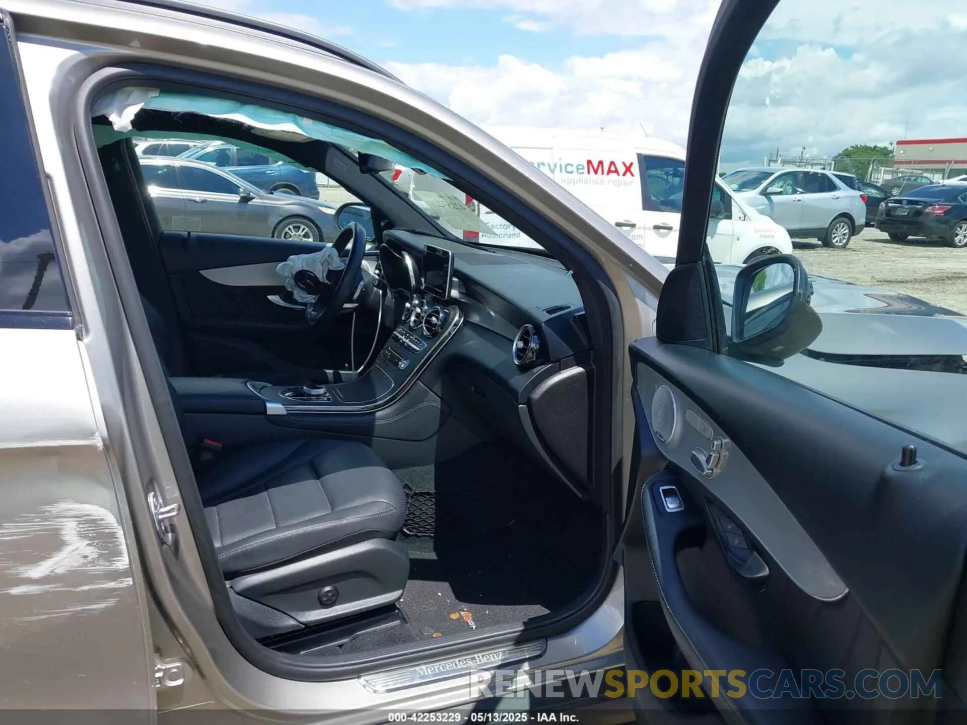 5 Photograph of a damaged car WDC0G4JB7KV184212 MERCEDES-BENZ GLC 300 2019