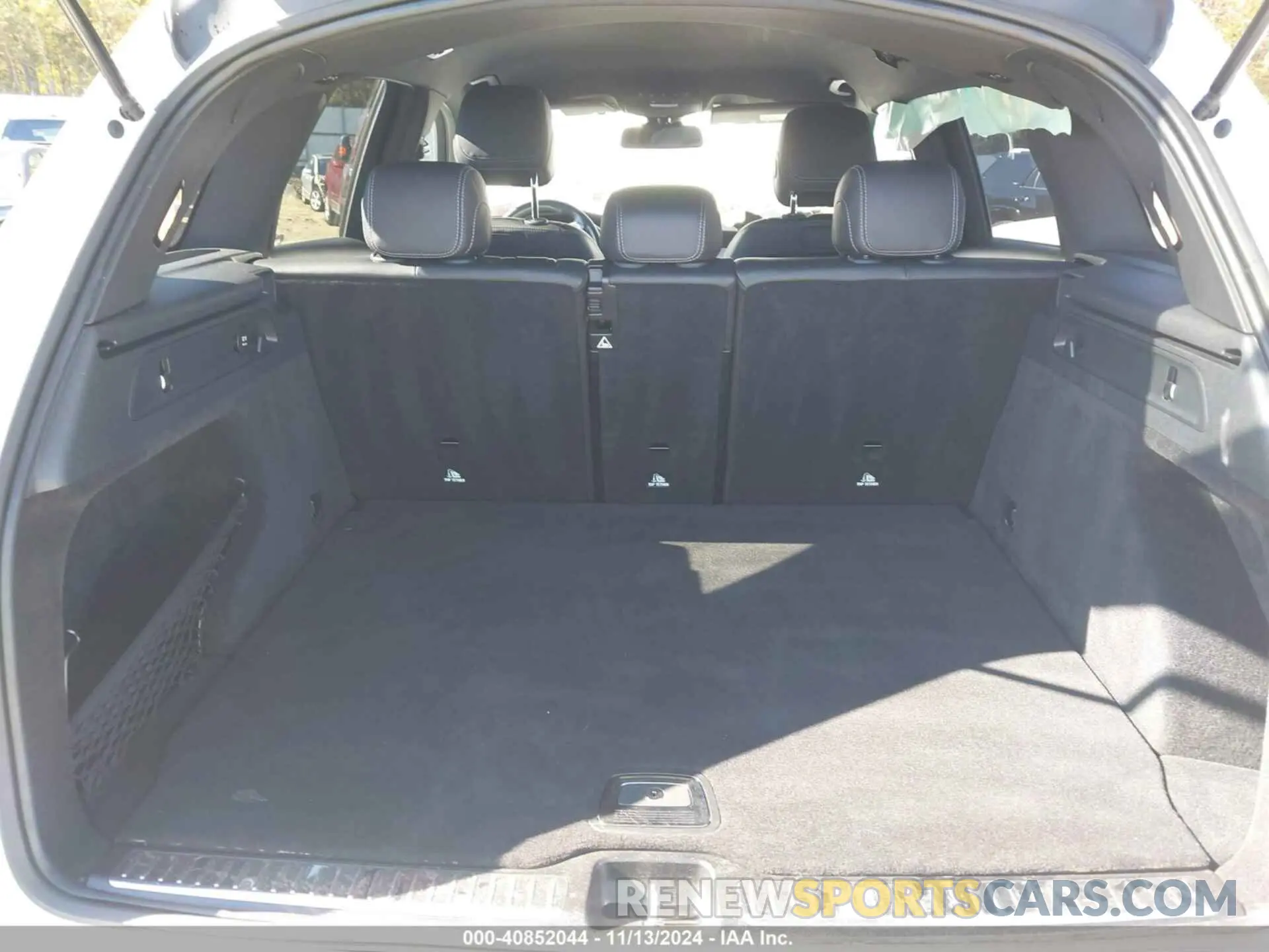 18 Photograph of a damaged car WDC0G4JB8KV147086 MERCEDES-BENZ GLC 300 2019
