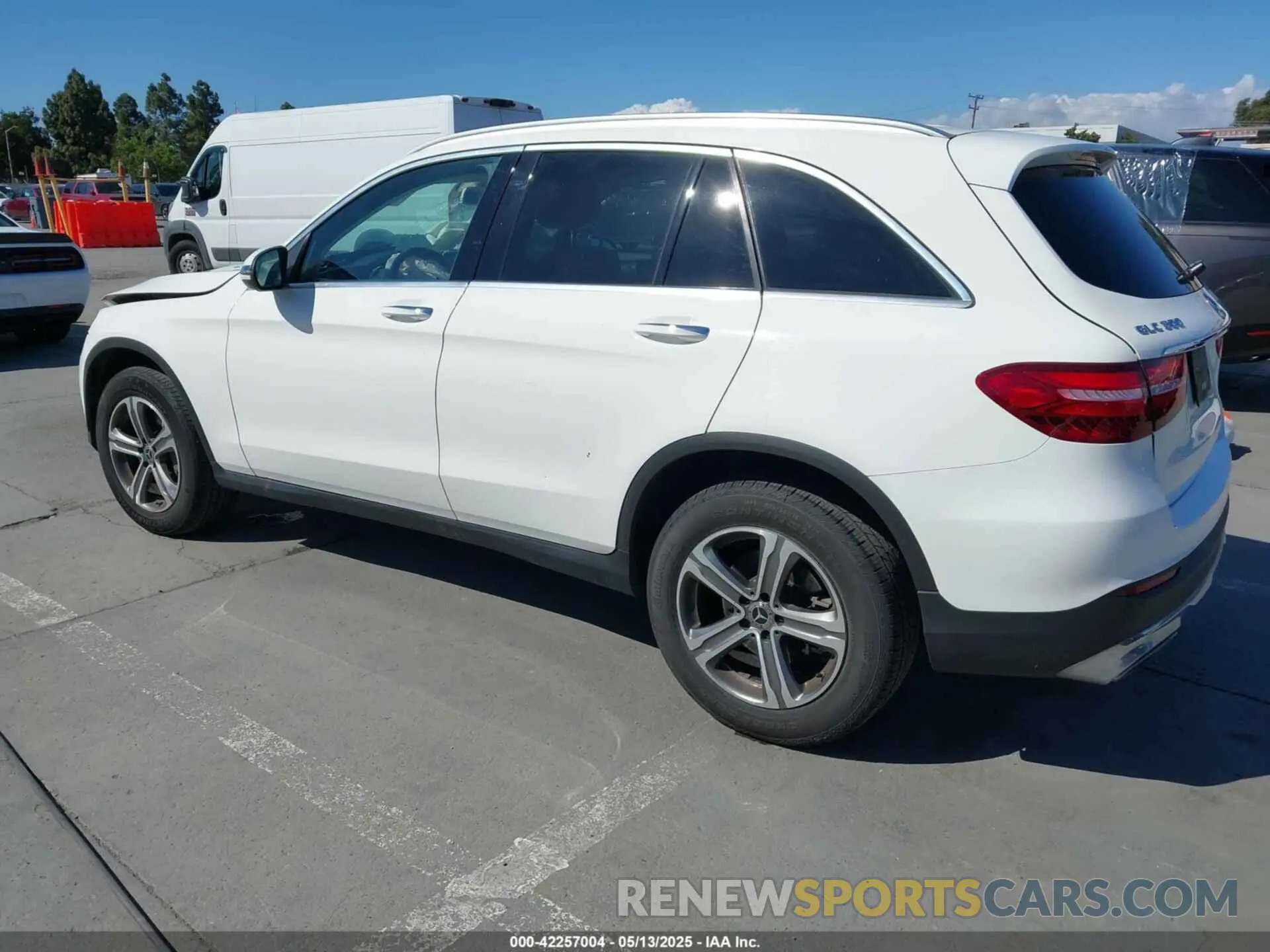 3 Photograph of a damaged car WDC0G4JB9K1000816 MERCEDES-BENZ GLC 300 2019