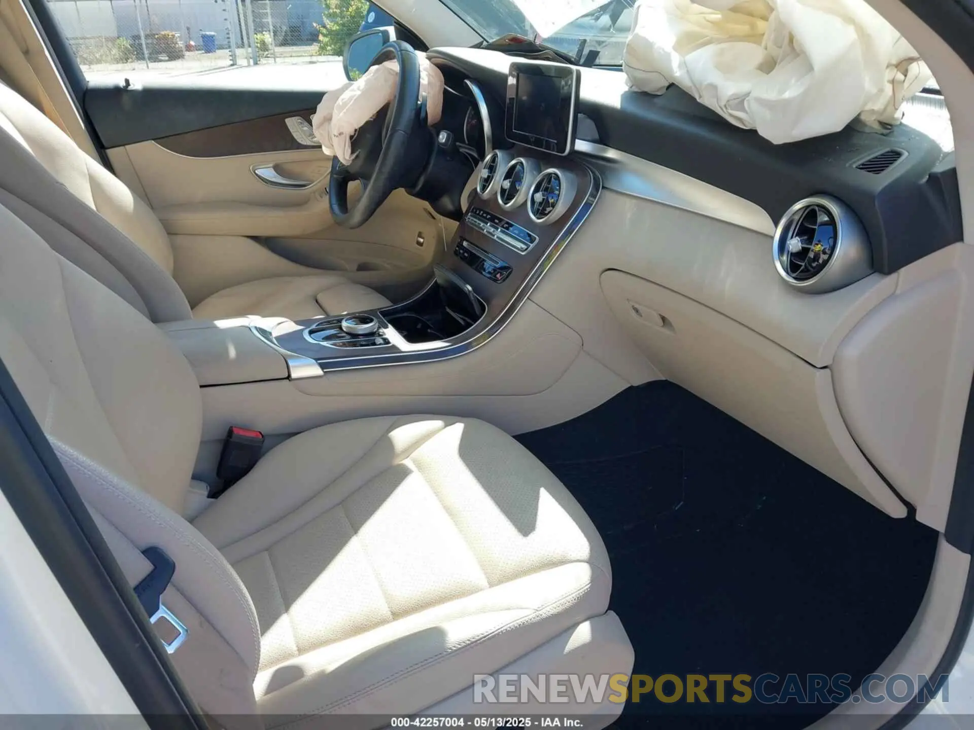 5 Photograph of a damaged car WDC0G4JB9K1000816 MERCEDES-BENZ GLC 300 2019