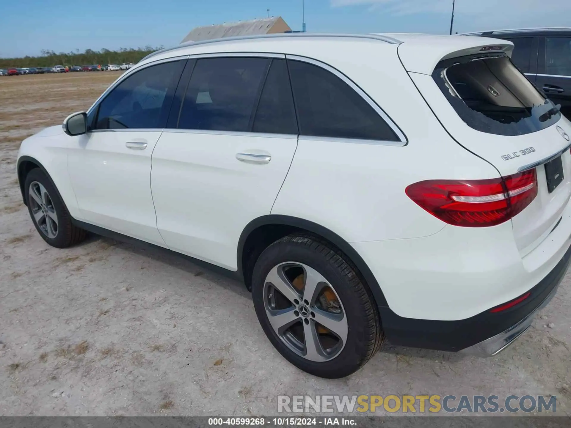 3 Photograph of a damaged car WDC0G4JB9KF591751 MERCEDES-BENZ GLC 300 2019