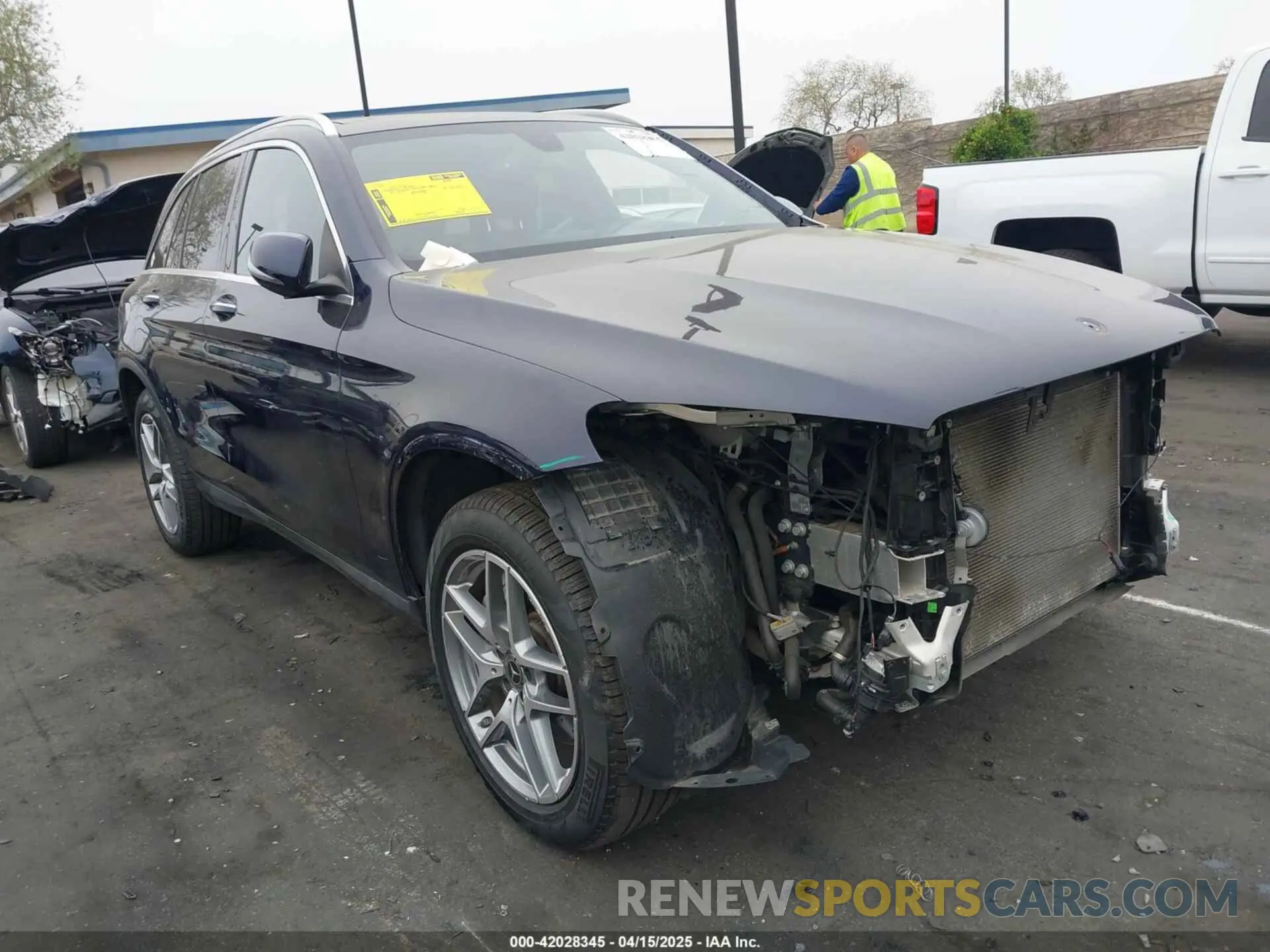 1 Фотография поврежденного автомобиля WDC0G4JB9KV123914 MERCEDES-BENZ GLC 300 2019