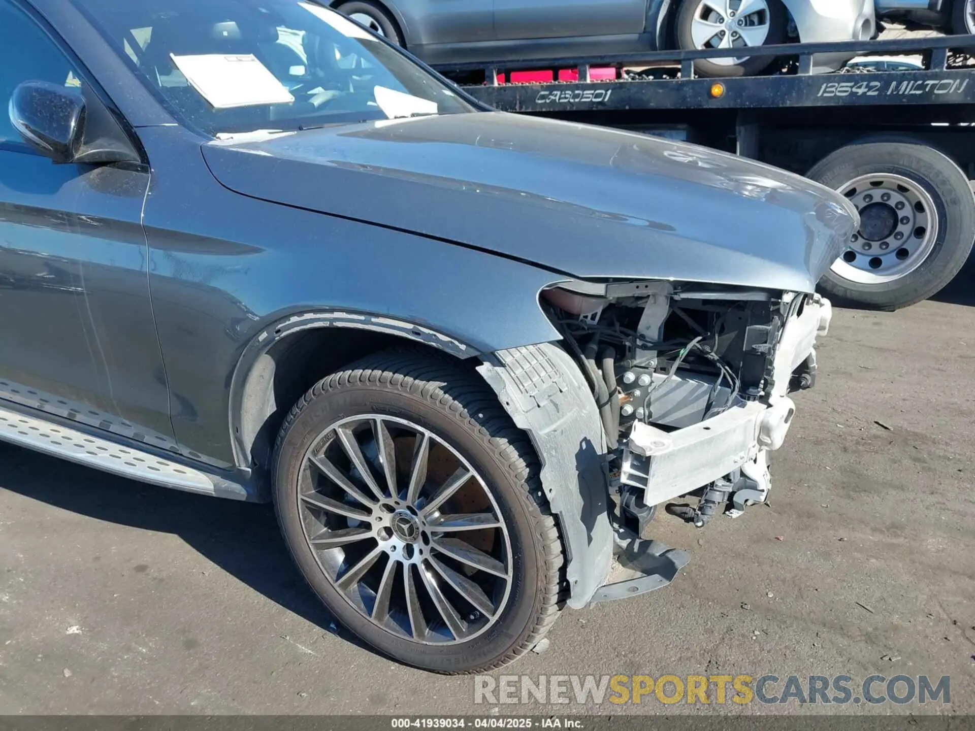 18 Фотография поврежденного автомобиля WDC0G4JB9KV135836 MERCEDES-BENZ GLC 300 2019