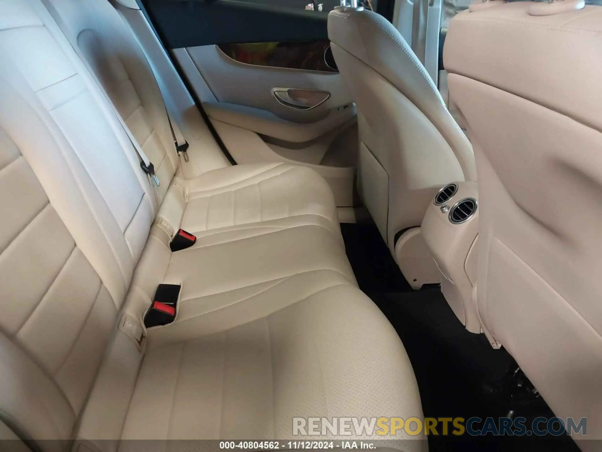 8 Photograph of a damaged car WDC0G4KB0KV142866 MERCEDES-BENZ GLC 300 2019