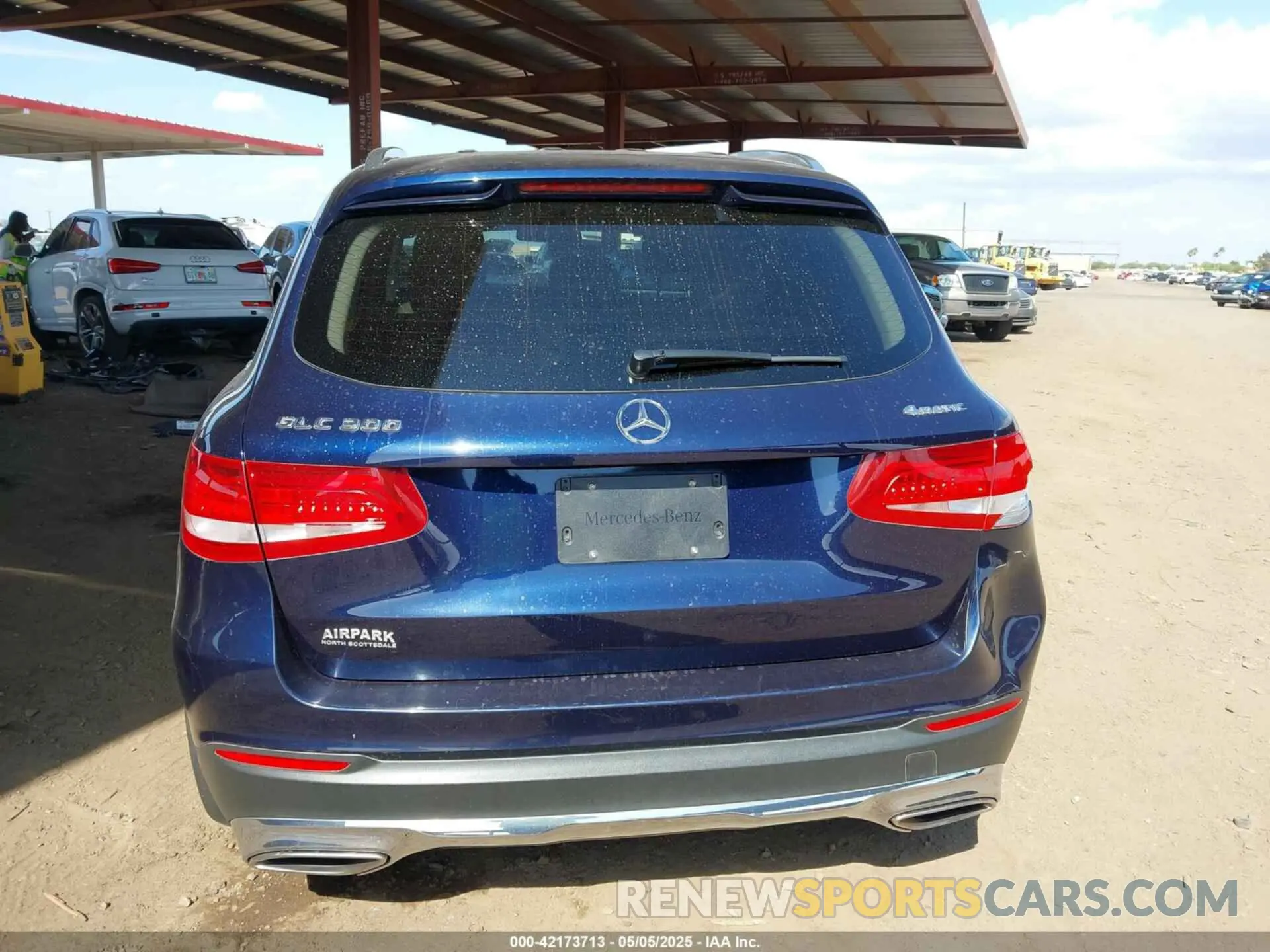 17 Photograph of a damaged car WDC0G4KB1KV195835 MERCEDES-BENZ GLC 300 2019