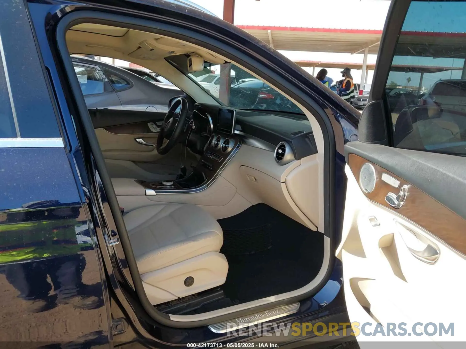5 Photograph of a damaged car WDC0G4KB1KV195835 MERCEDES-BENZ GLC 300 2019