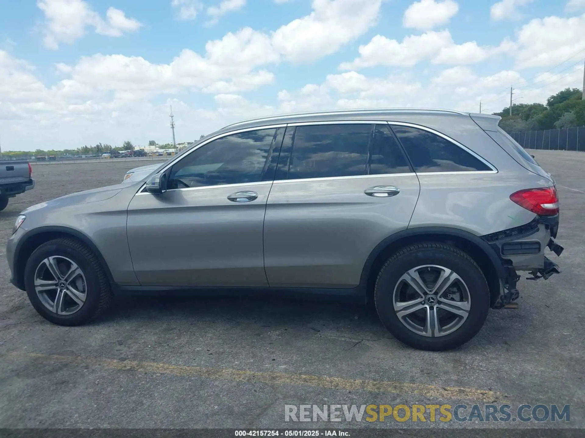 15 Photograph of a damaged car WDC0G4KB7KV120167 MERCEDES-BENZ GLC 300 2019