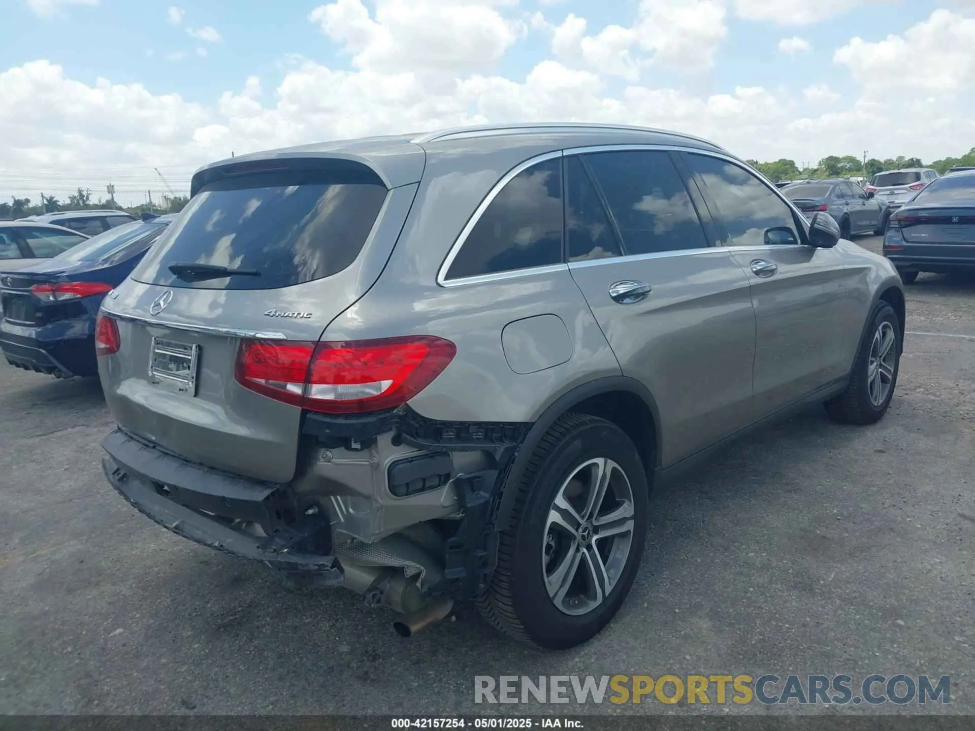 4 Photograph of a damaged car WDC0G4KB7KV120167 MERCEDES-BENZ GLC 300 2019