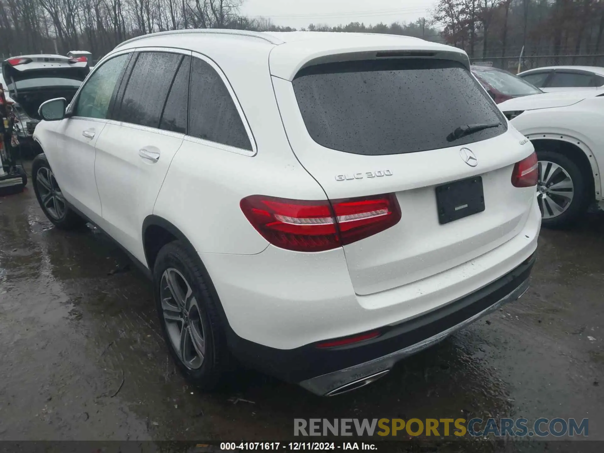 3 Фотография поврежденного автомобиля WDC0G4KB7KV182927 MERCEDES-BENZ GLC 300 2019