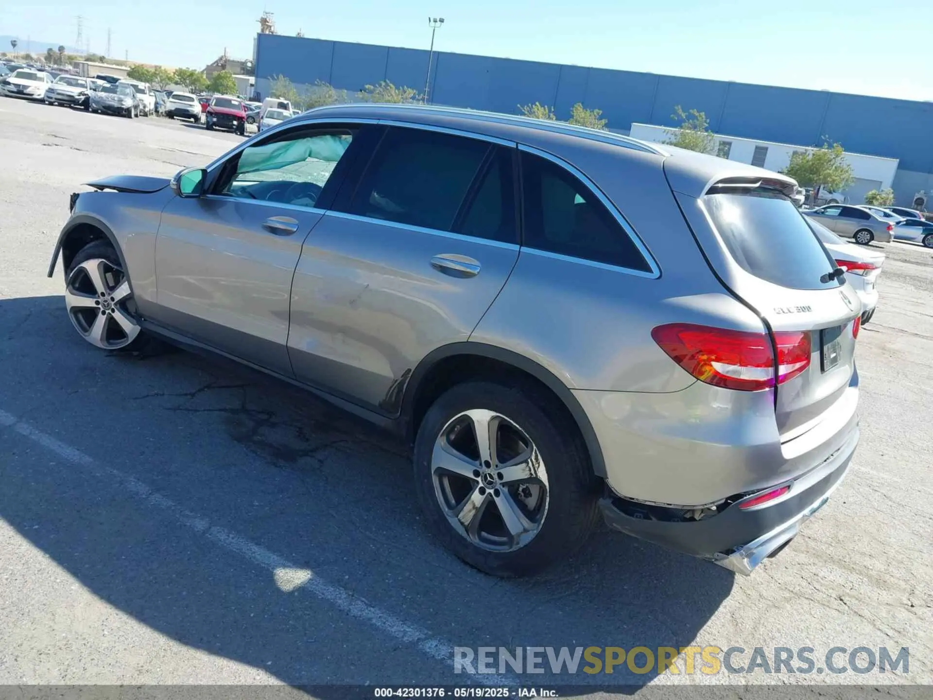 3 Фотография поврежденного автомобиля WDC0G4KB9KF606523 MERCEDES-BENZ GLC 300 2019