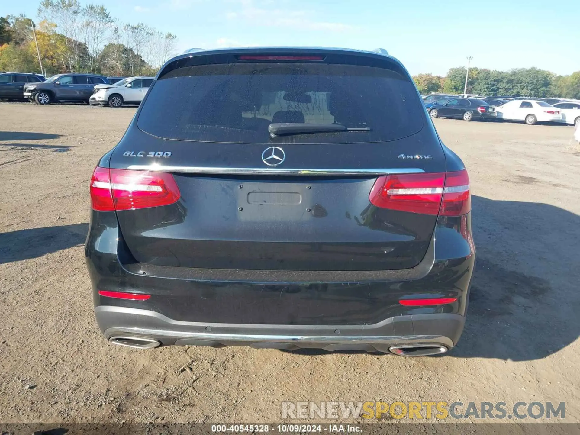 17 Photograph of a damaged car WDC0G4KB9KF668990 MERCEDES-BENZ GLC 300 2019