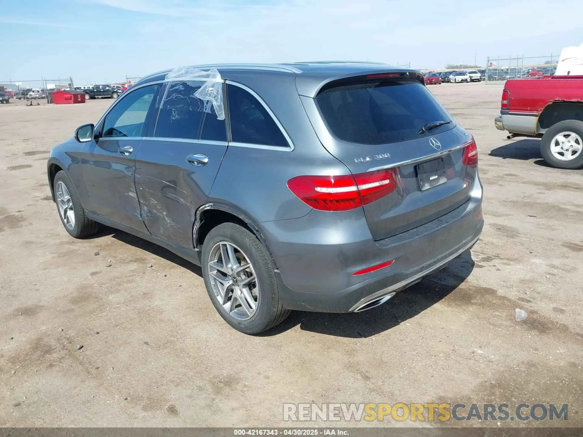 3 Фотография поврежденного автомобиля WDC0G4KB9KV147354 MERCEDES-BENZ GLC 300 2019