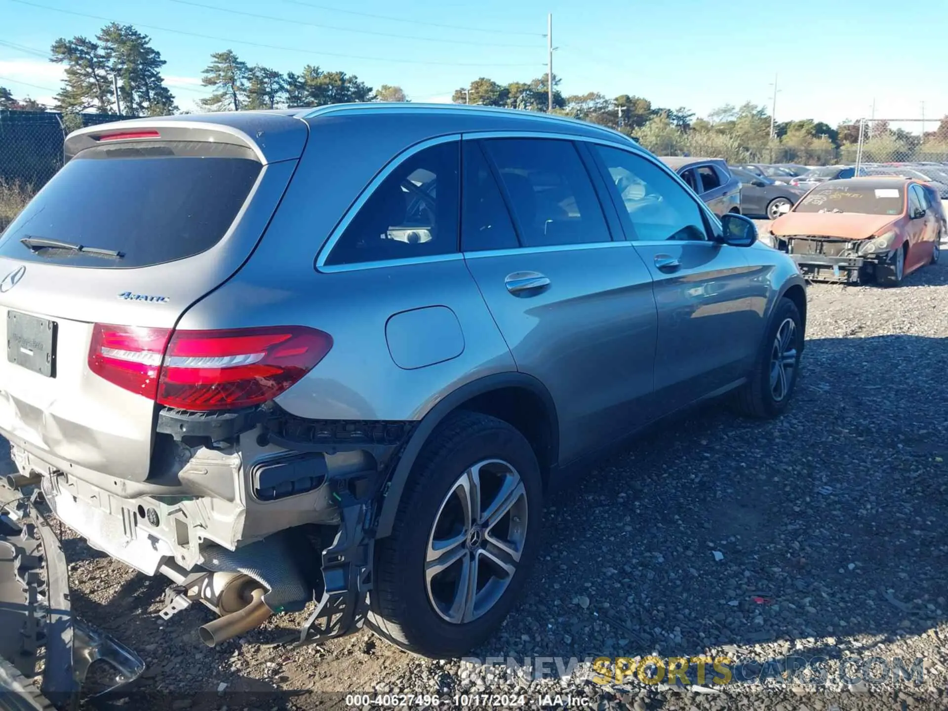 4 Photograph of a damaged car WDC0G4KBXKV191833 MERCEDES-BENZ GLC 300 2019