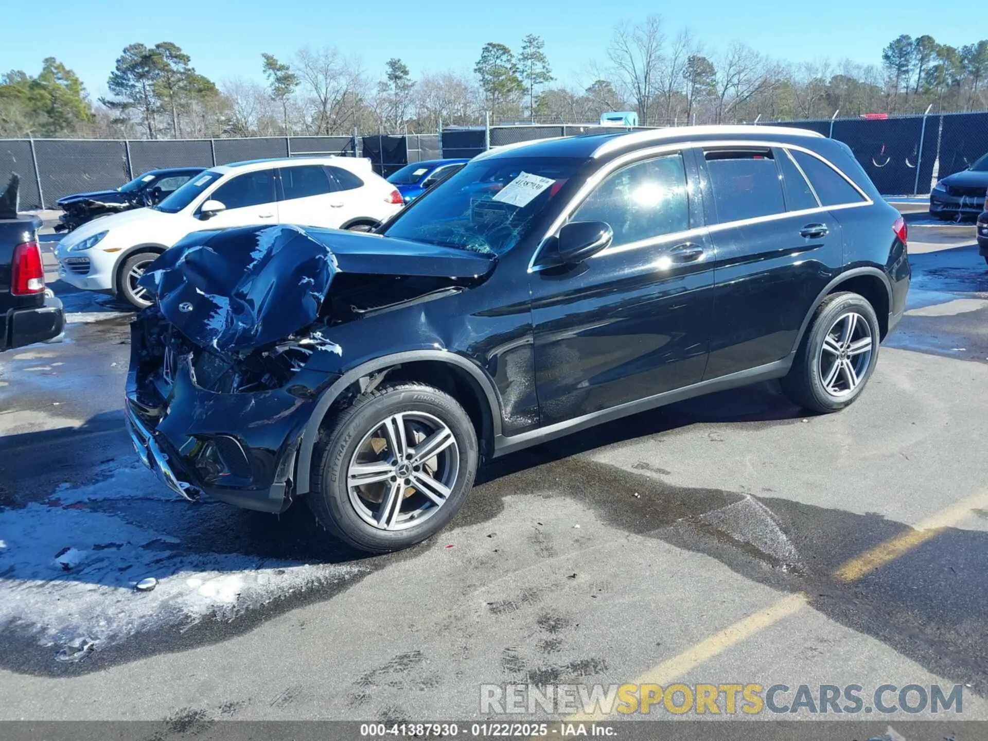 2 Фотография поврежденного автомобиля W1N0G8DB0LF766066 MERCEDES-BENZ GLC 300 2020