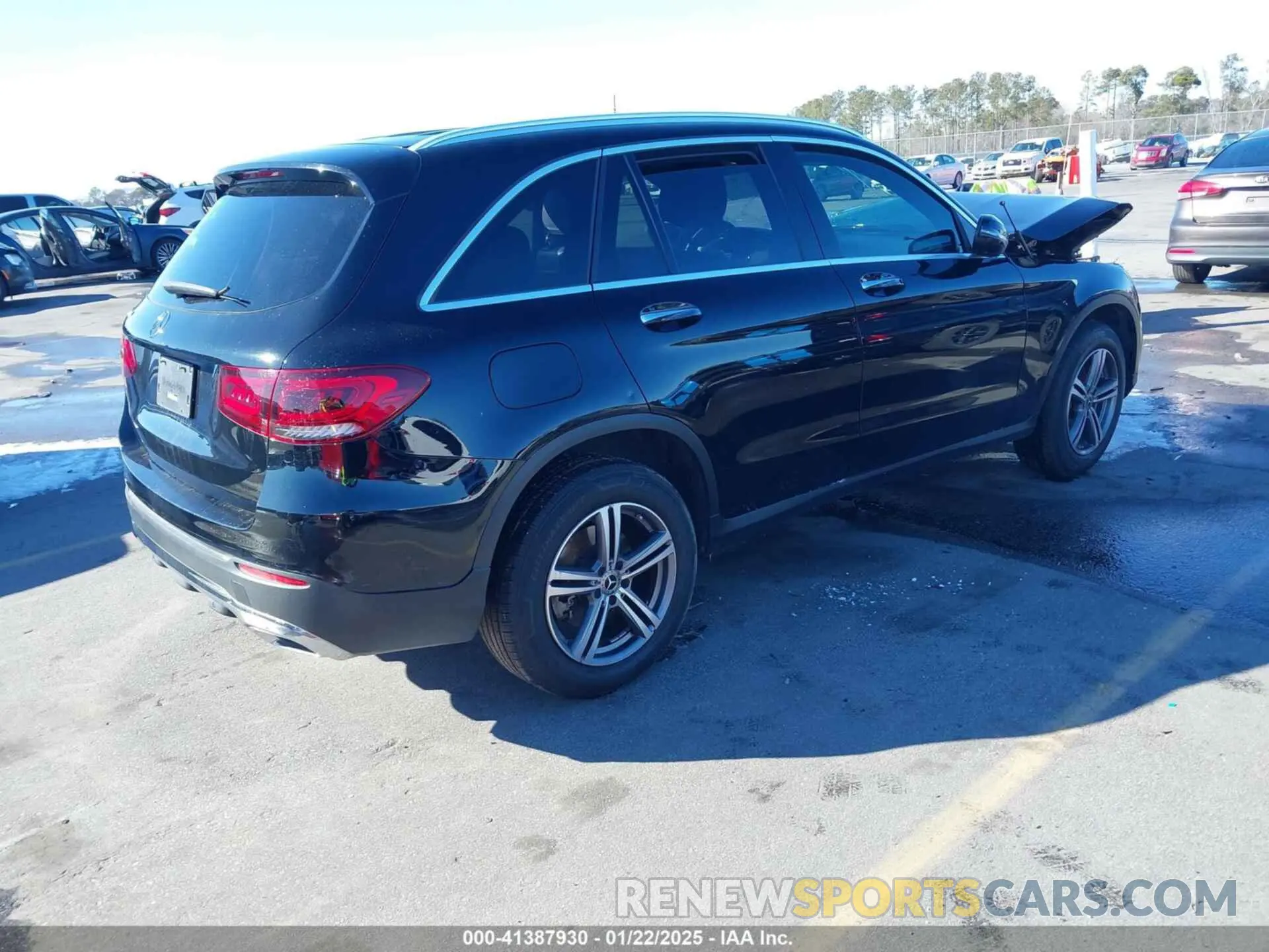4 Фотография поврежденного автомобиля W1N0G8DB0LF766066 MERCEDES-BENZ GLC 300 2020