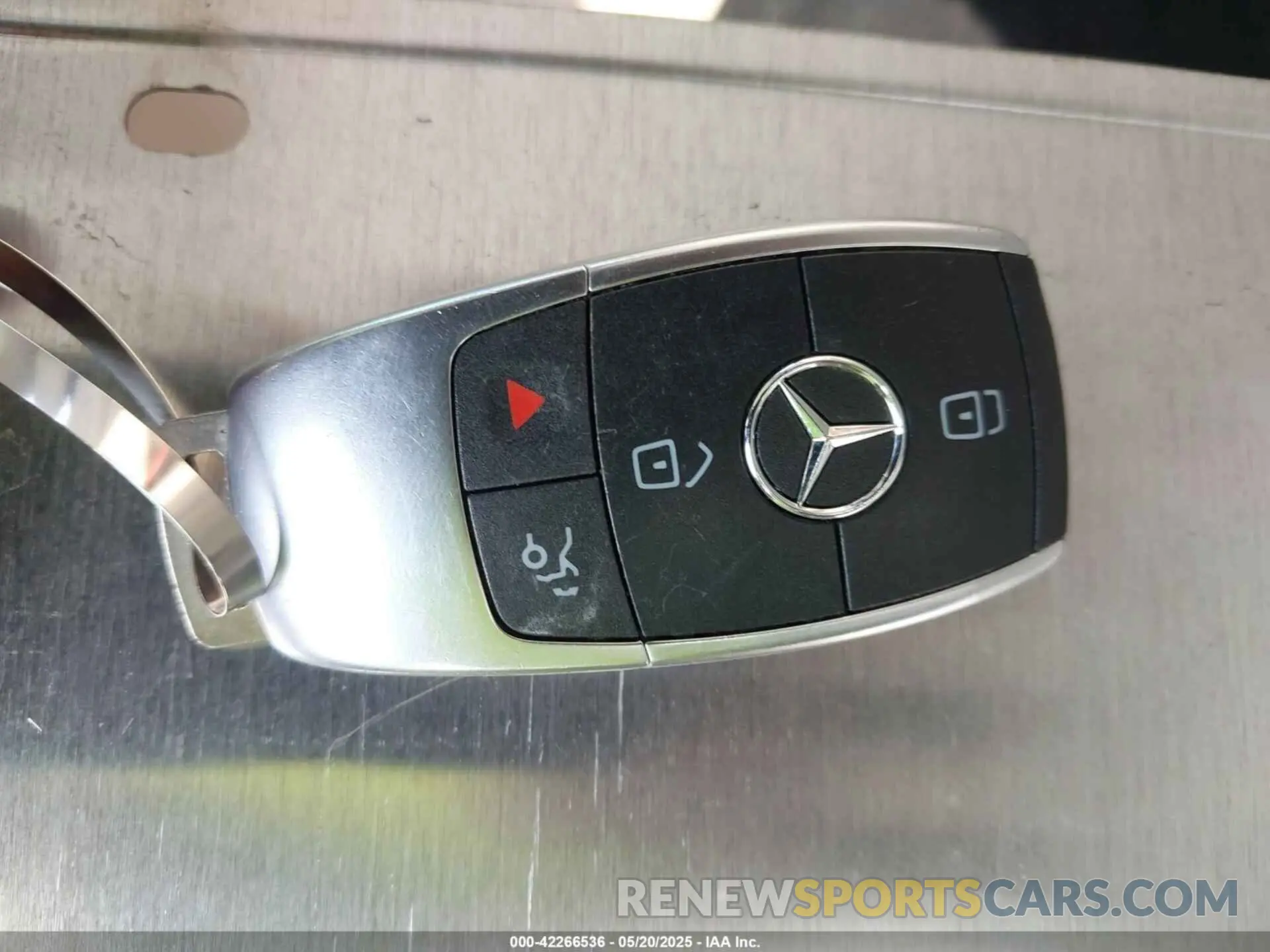 11 Фотография поврежденного автомобиля W1N0G8DB2LF769650 MERCEDES-BENZ GLC 300 2020