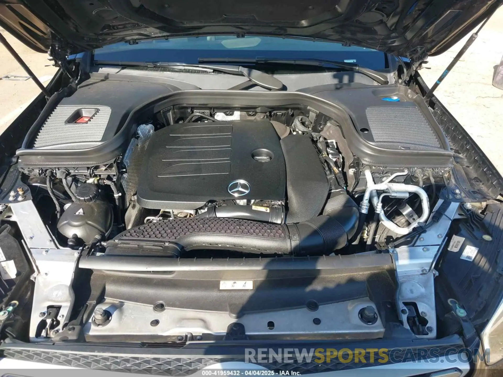 10 Photograph of a damaged car W1N0G8DB2LF840569 MERCEDES-BENZ GLC 300 2020