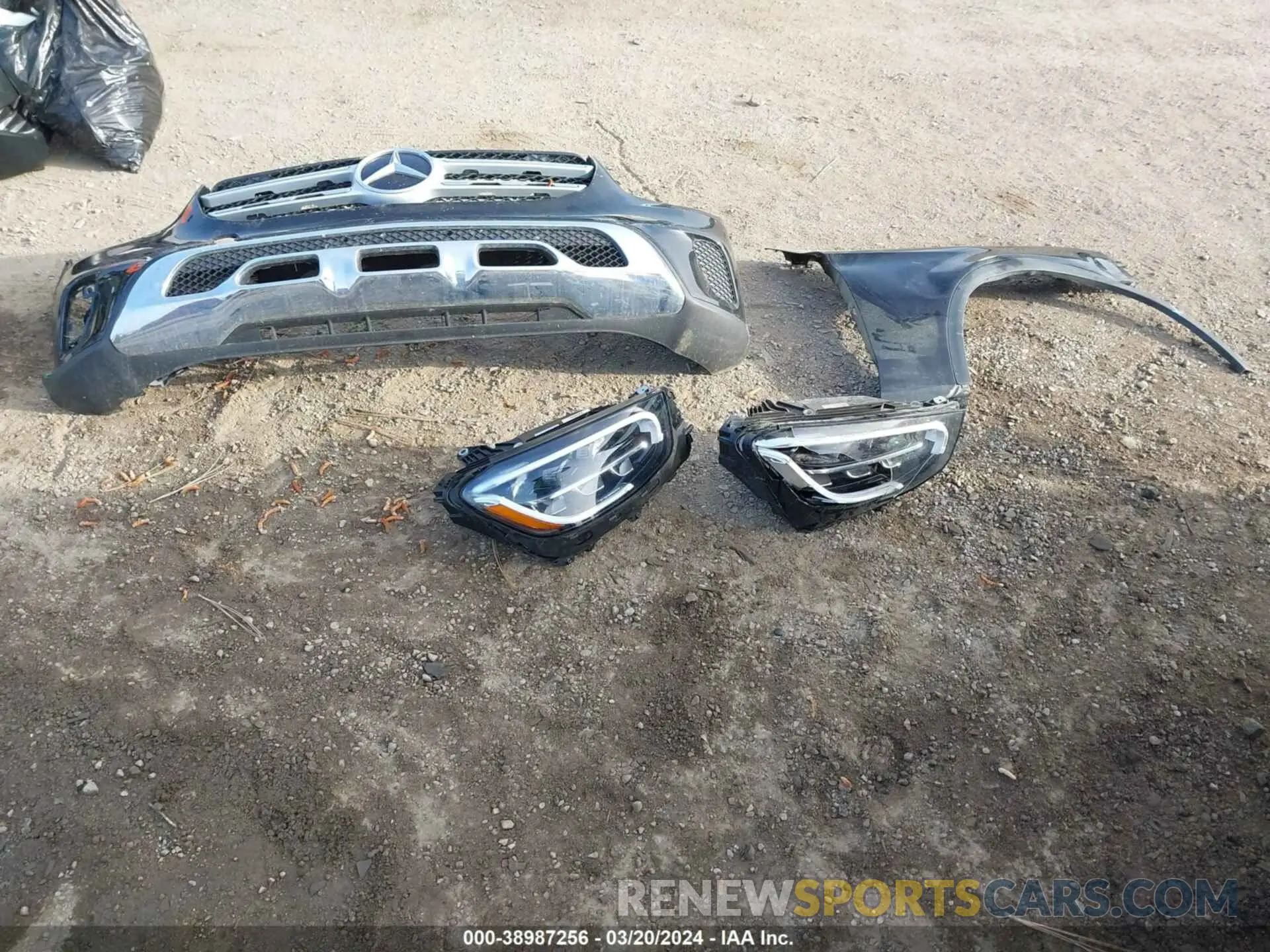 12 Photograph of a damaged car W1N0G8DB2LV255559 MERCEDES-BENZ GLC 300 2020