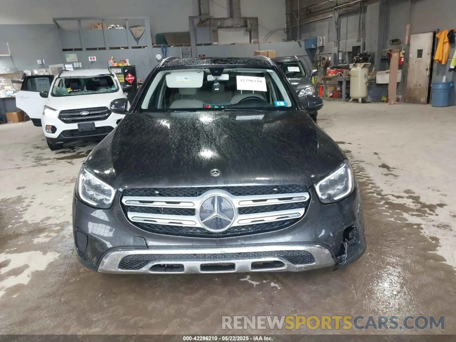 12 Photograph of a damaged car W1N0G8EB4LF841883 MERCEDES-BENZ GLC 300 2020