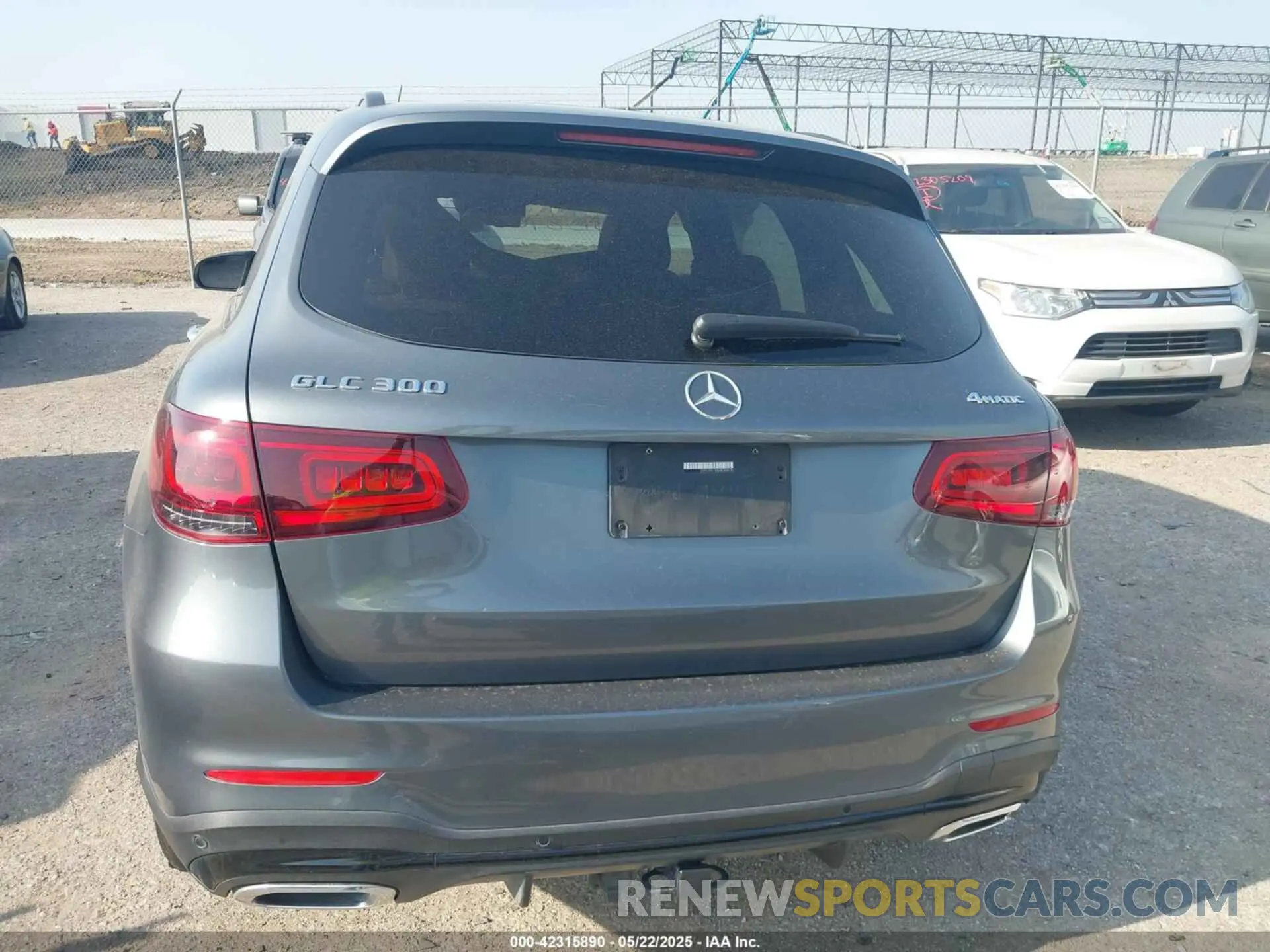 16 Photograph of a damaged car W1N0G8EB8LF845533 MERCEDES-BENZ GLC 300 2020