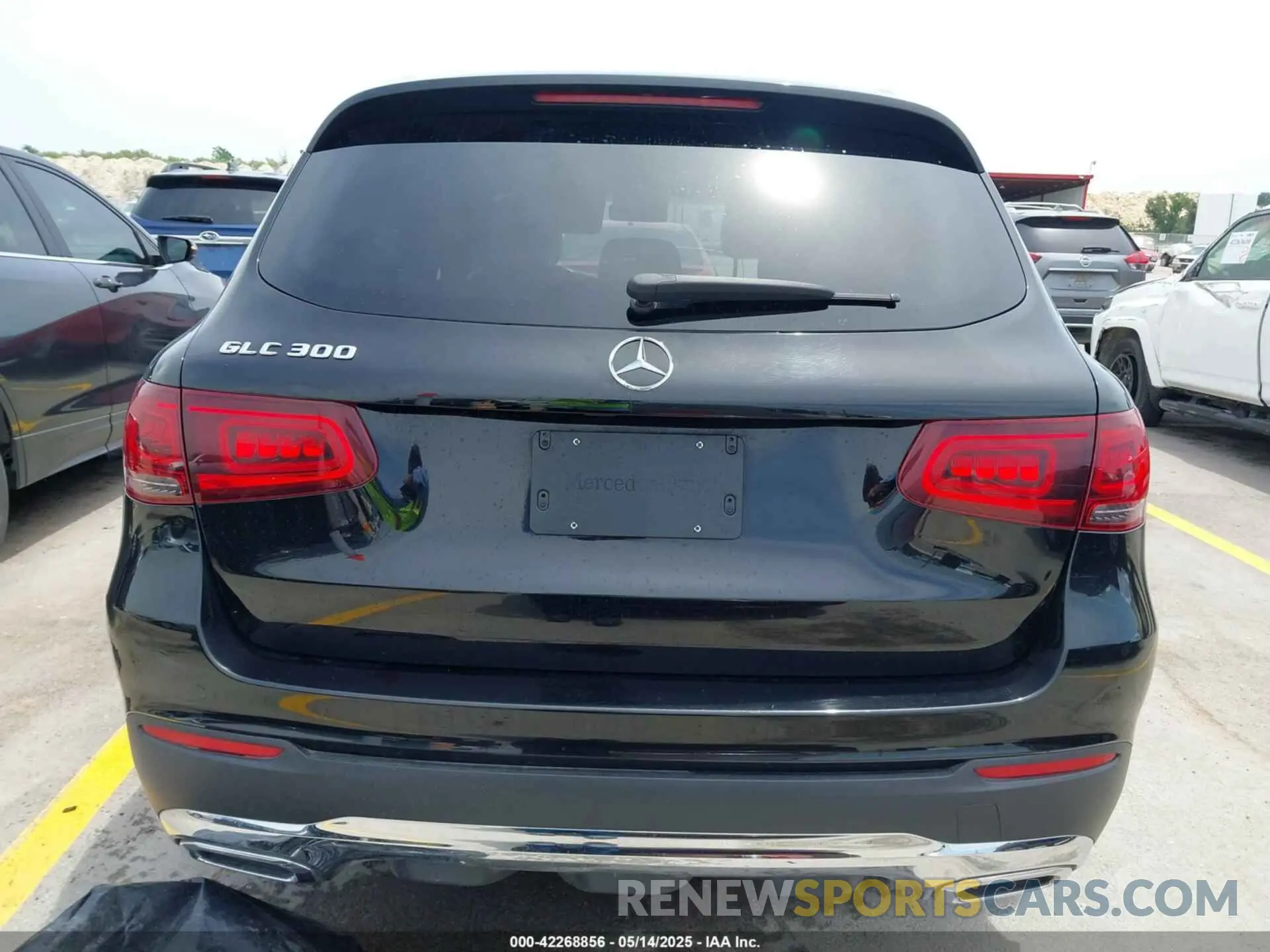 16 Фотография поврежденного автомобиля WDC0G8DB0LF688020 MERCEDES-BENZ GLC 300 2020