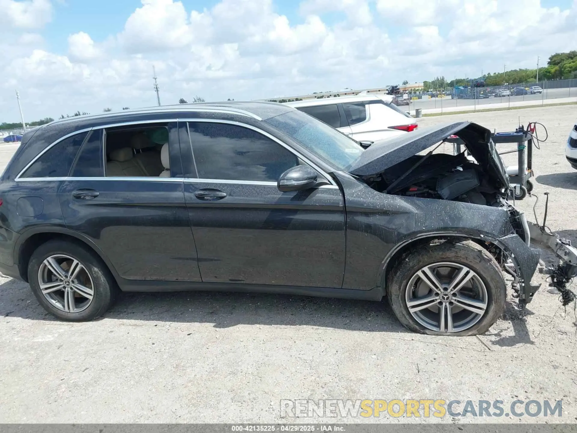 13 Photograph of a damaged car WDC0G8DB5LF715700 MERCEDES-BENZ GLC 300 2020