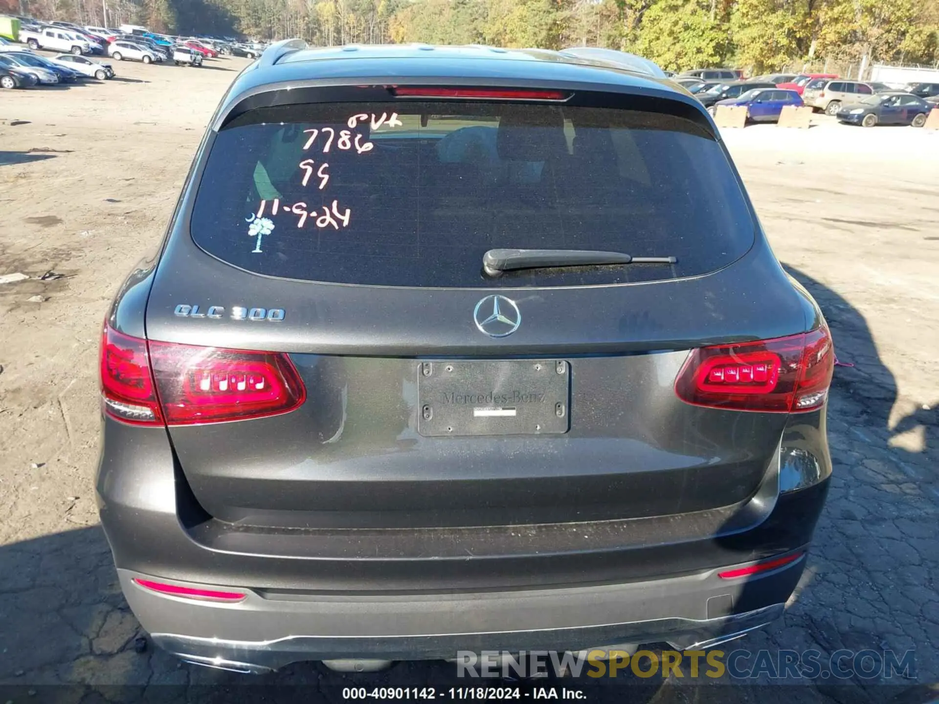 17 Photograph of a damaged car WDC0G8DB7LF717786 MERCEDES-BENZ GLC 300 2020