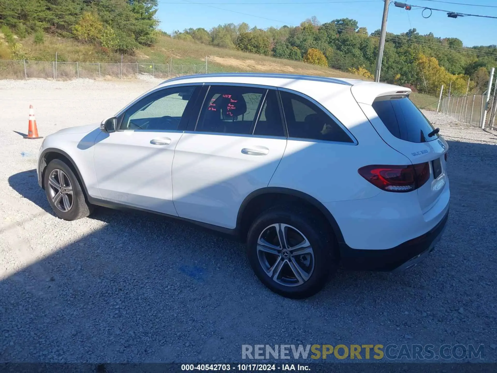 3 Photograph of a damaged car WDC0G8EB1LF717605 MERCEDES-BENZ GLC 300 2020