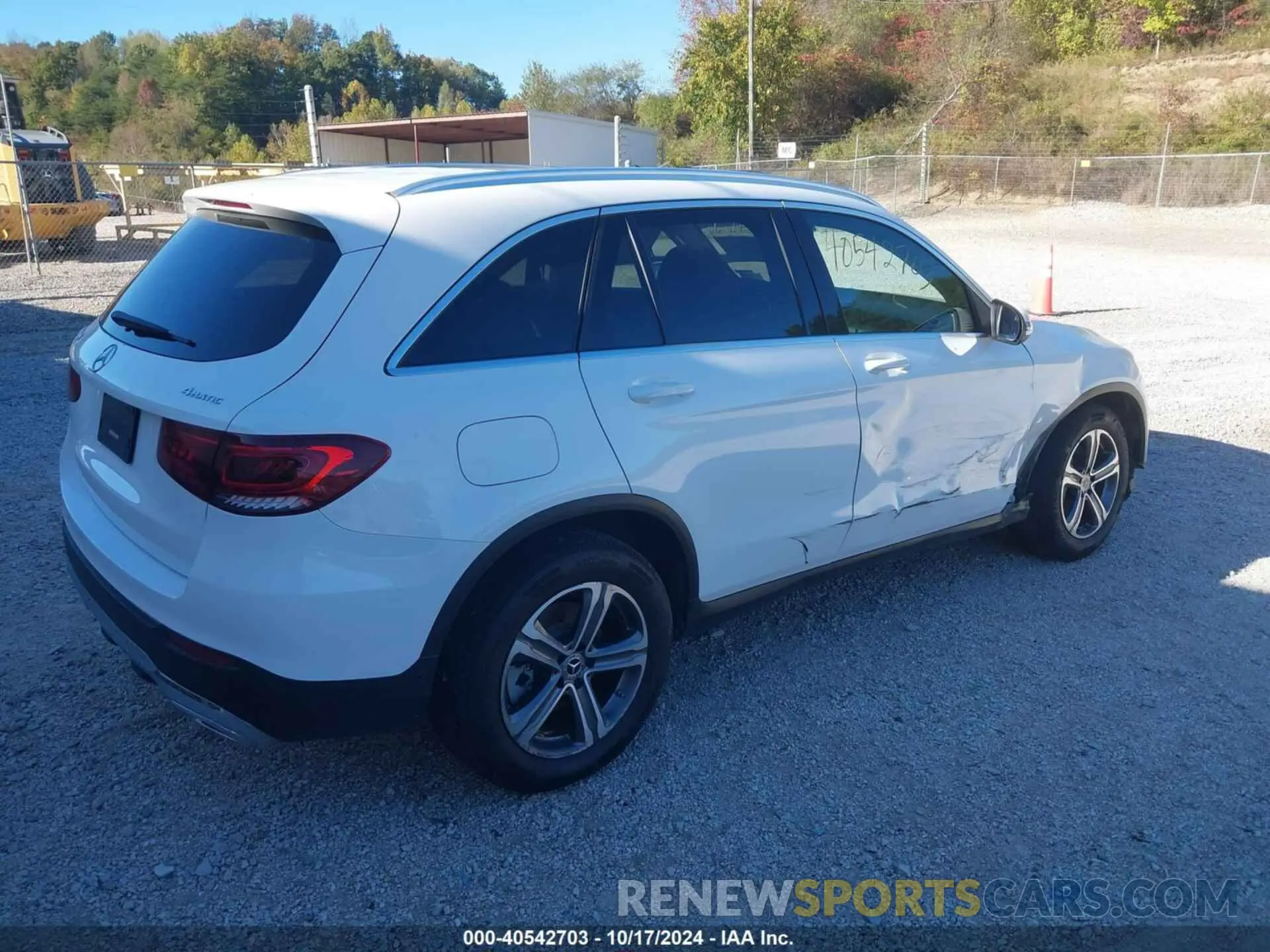 4 Photograph of a damaged car WDC0G8EB1LF717605 MERCEDES-BENZ GLC 300 2020