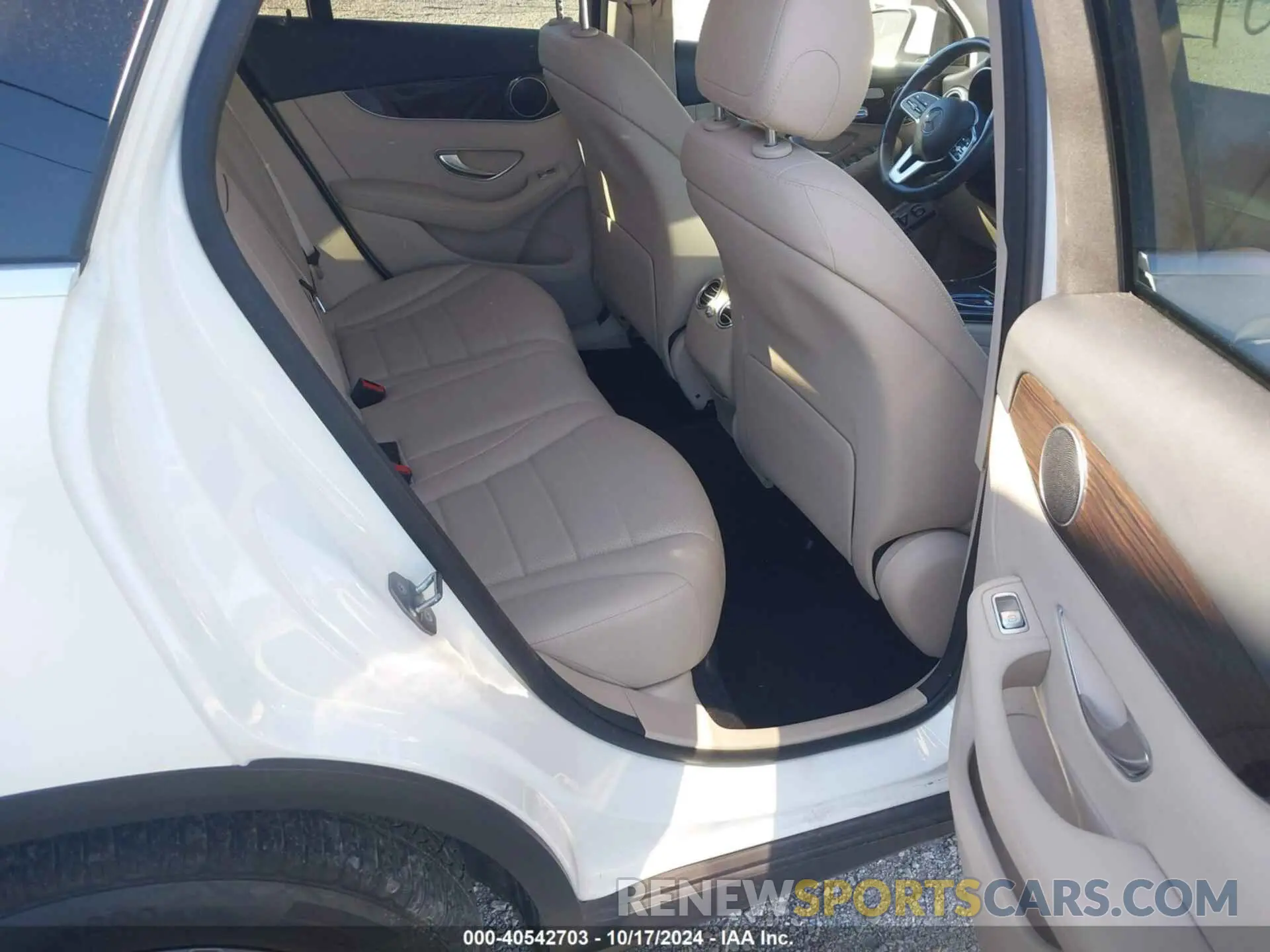 8 Photograph of a damaged car WDC0G8EB1LF717605 MERCEDES-BENZ GLC 300 2020