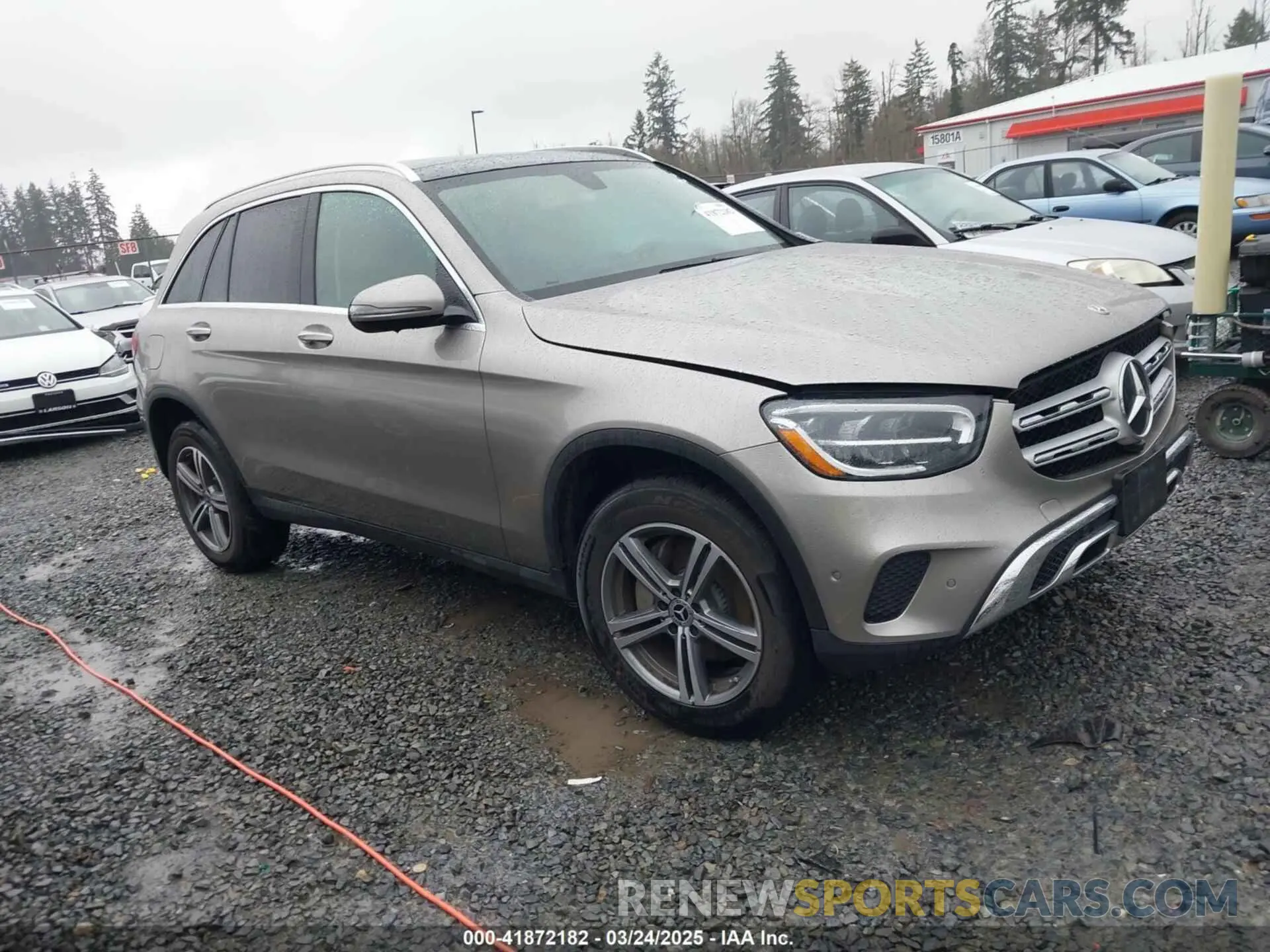 1 Фотография поврежденного автомобиля WDC0G8EB1LF744559 MERCEDES-BENZ GLC 300 2020