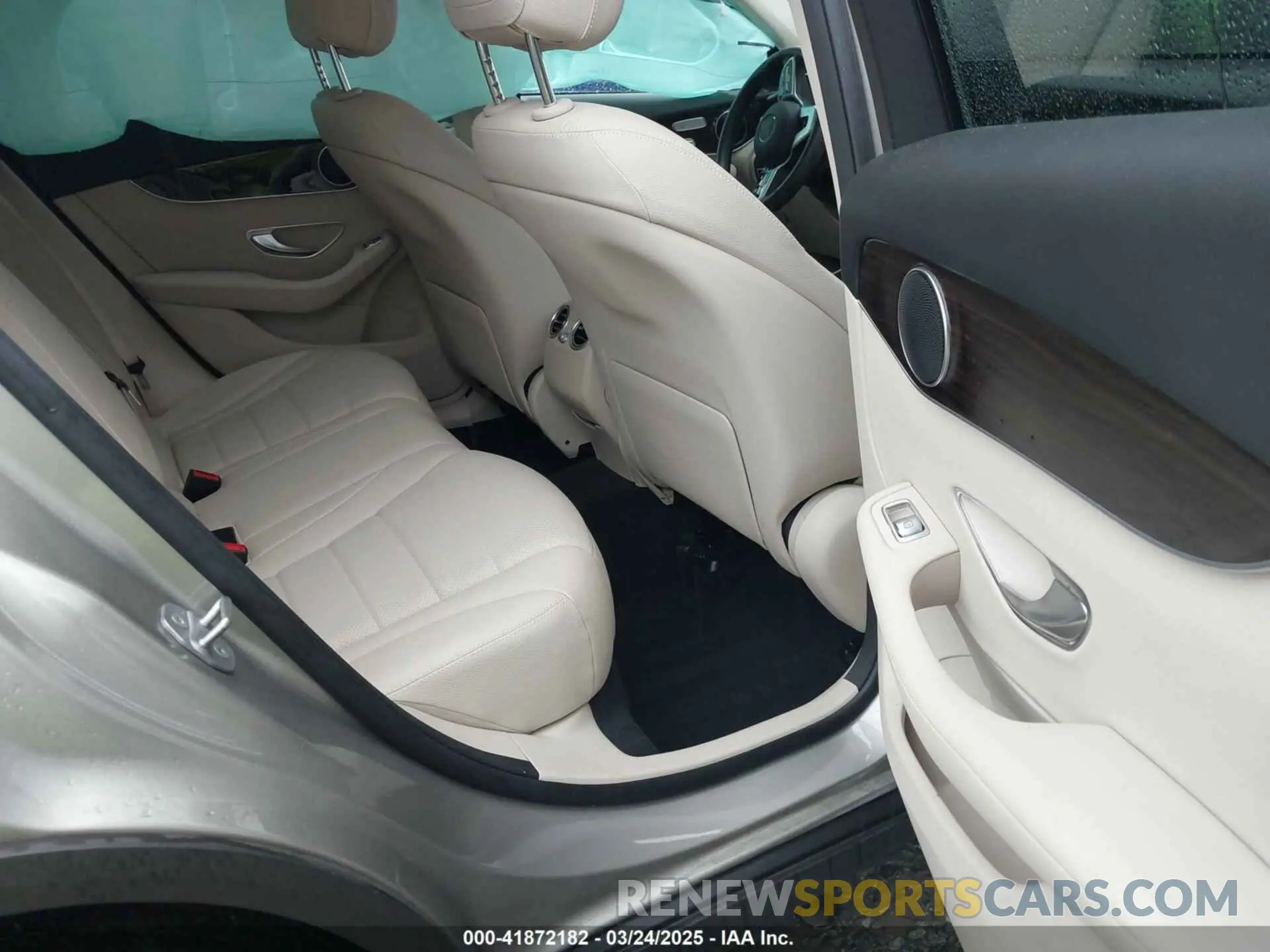 8 Фотография поврежденного автомобиля WDC0G8EB1LF744559 MERCEDES-BENZ GLC 300 2020