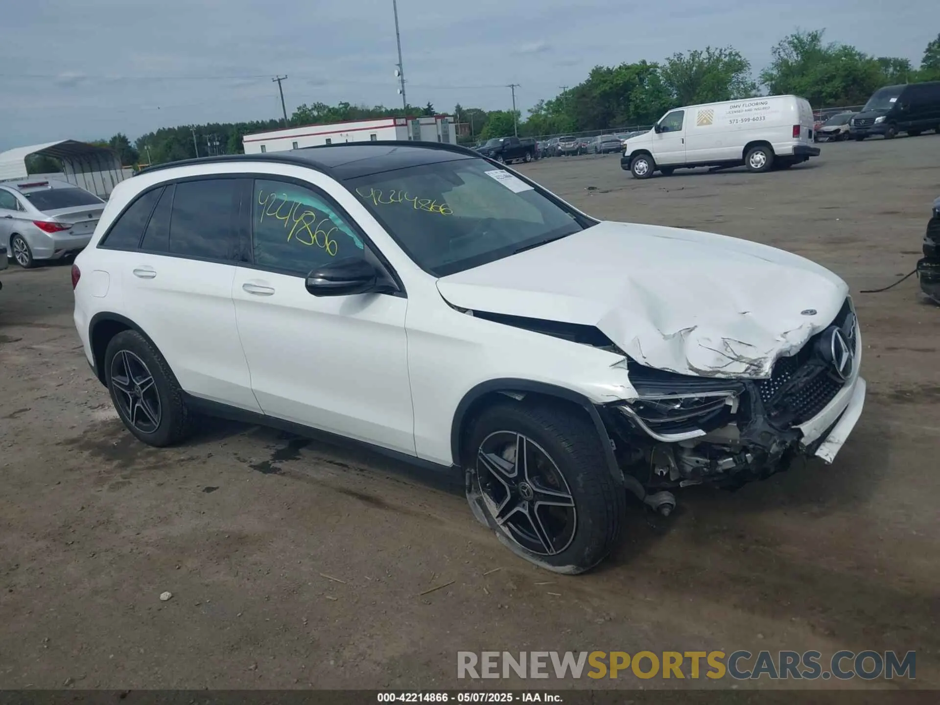 1 Фотография поврежденного автомобиля WDC0G8EB5LF723908 MERCEDES-BENZ GLC 300 2020