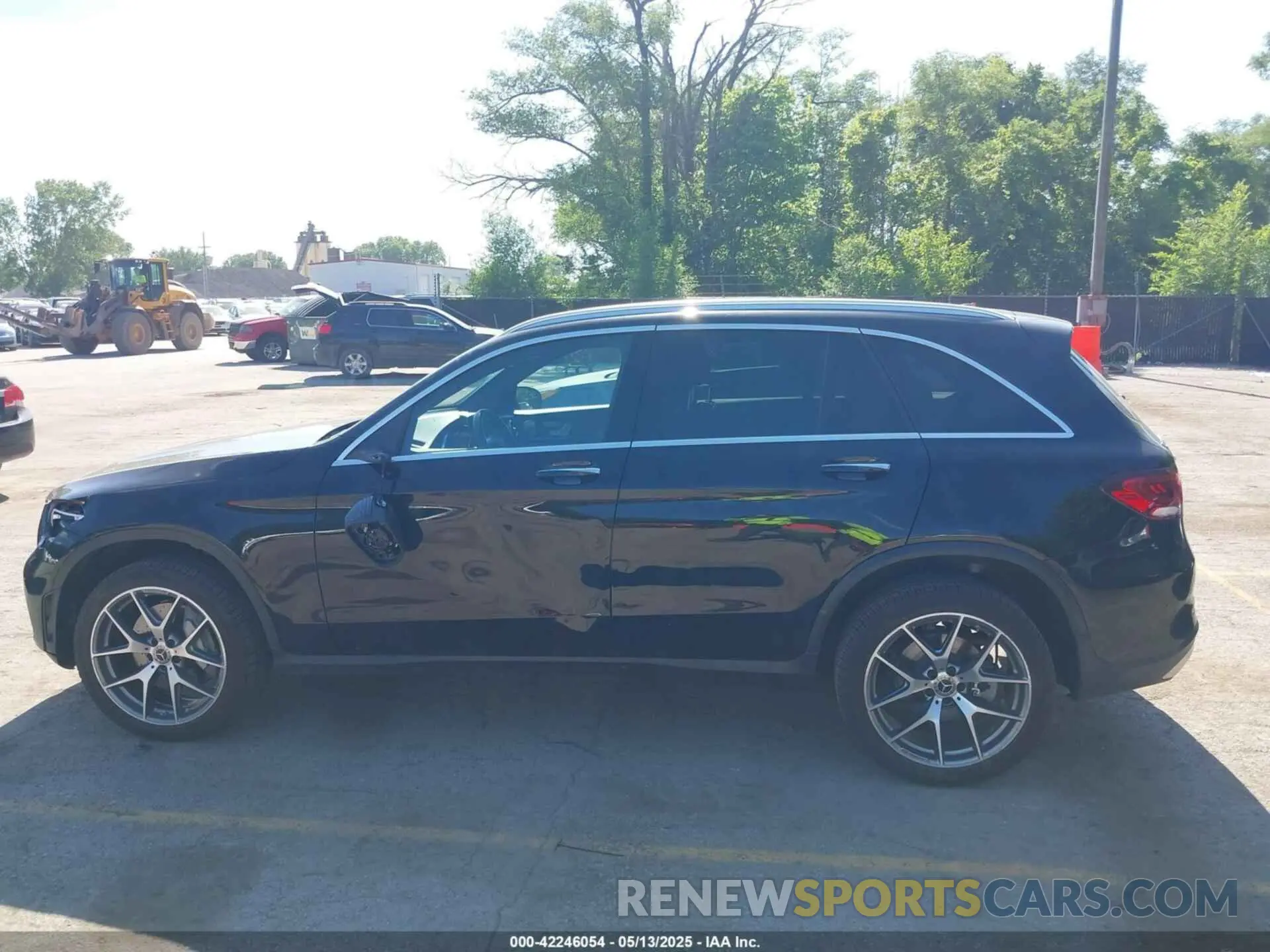 14 Photograph of a damaged car WDC0G8EB8LF698616 MERCEDES-BENZ GLC 300 2020