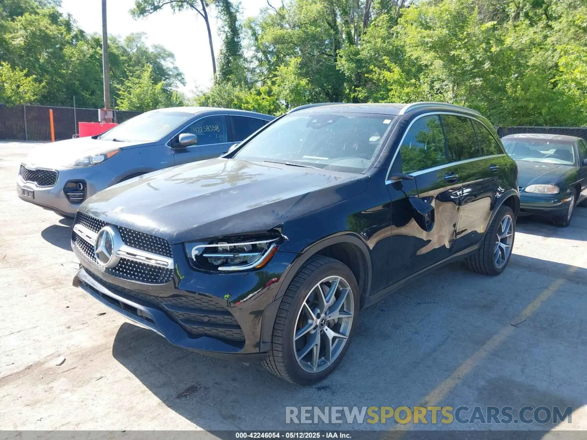 2 Photograph of a damaged car WDC0G8EB8LF698616 MERCEDES-BENZ GLC 300 2020
